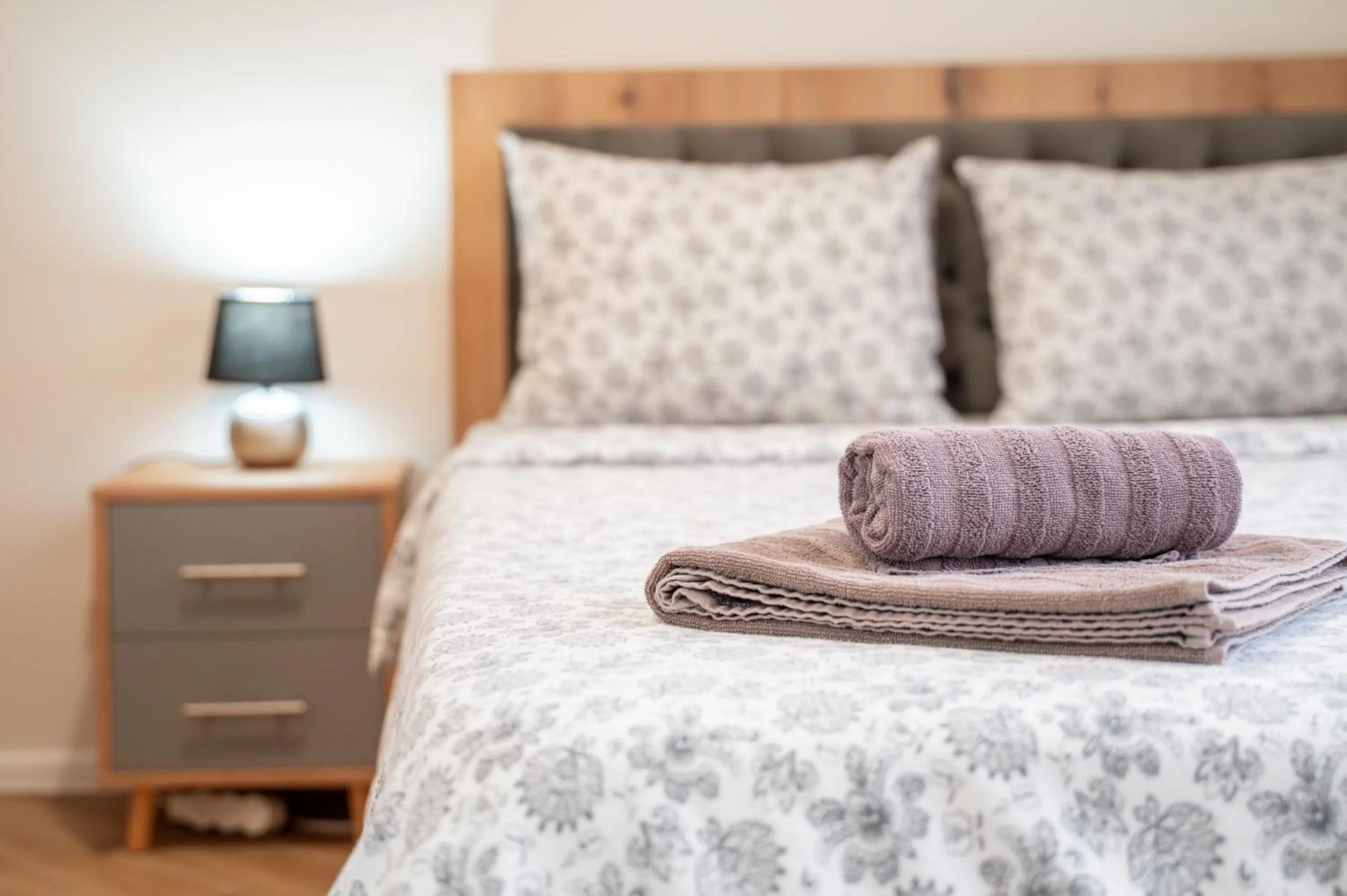 Bed in WOW studios for rent 2 bul Montevideo 25A - B