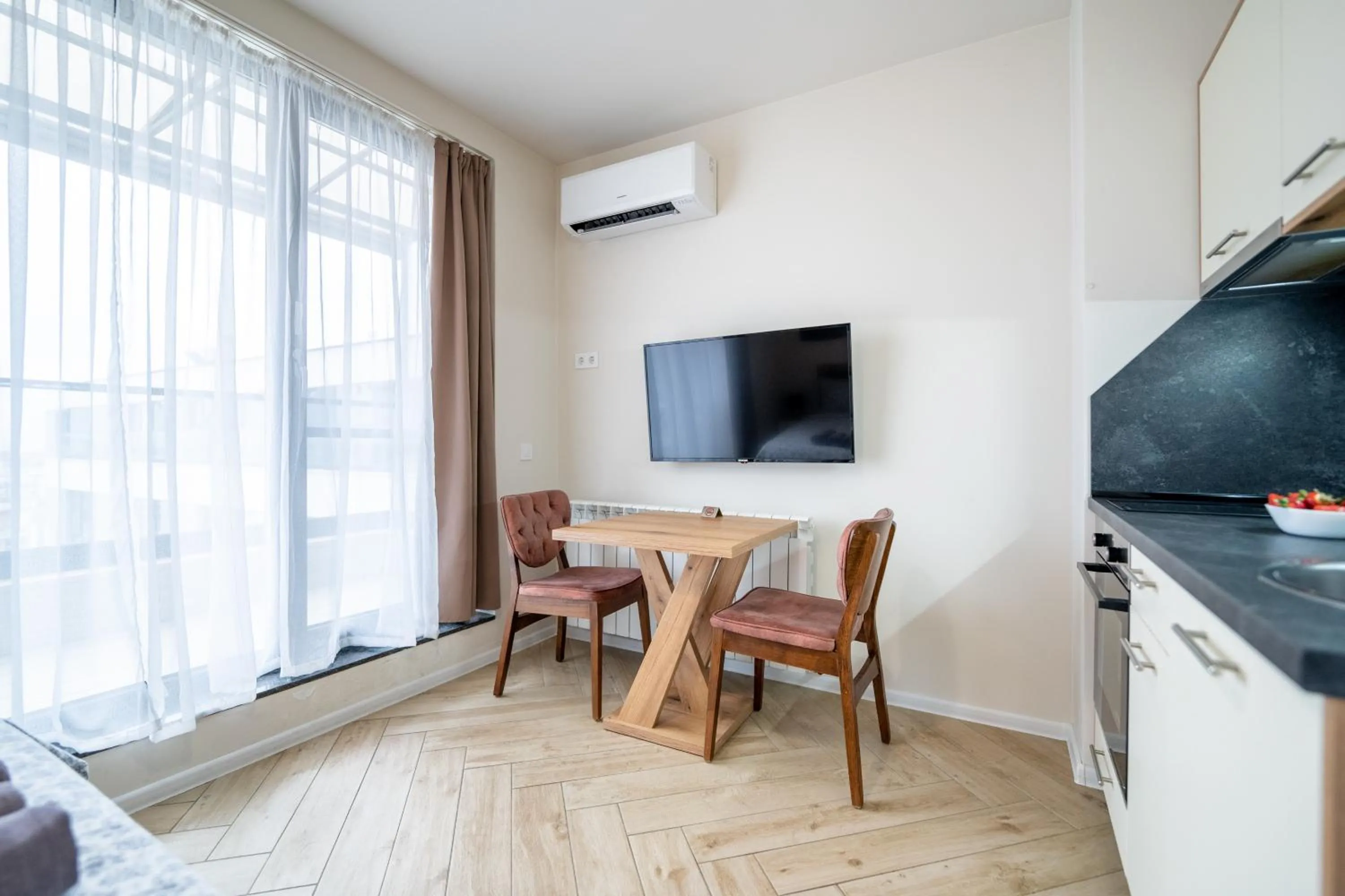 WOW studios for rent 2 bul Montevideo 25A - B