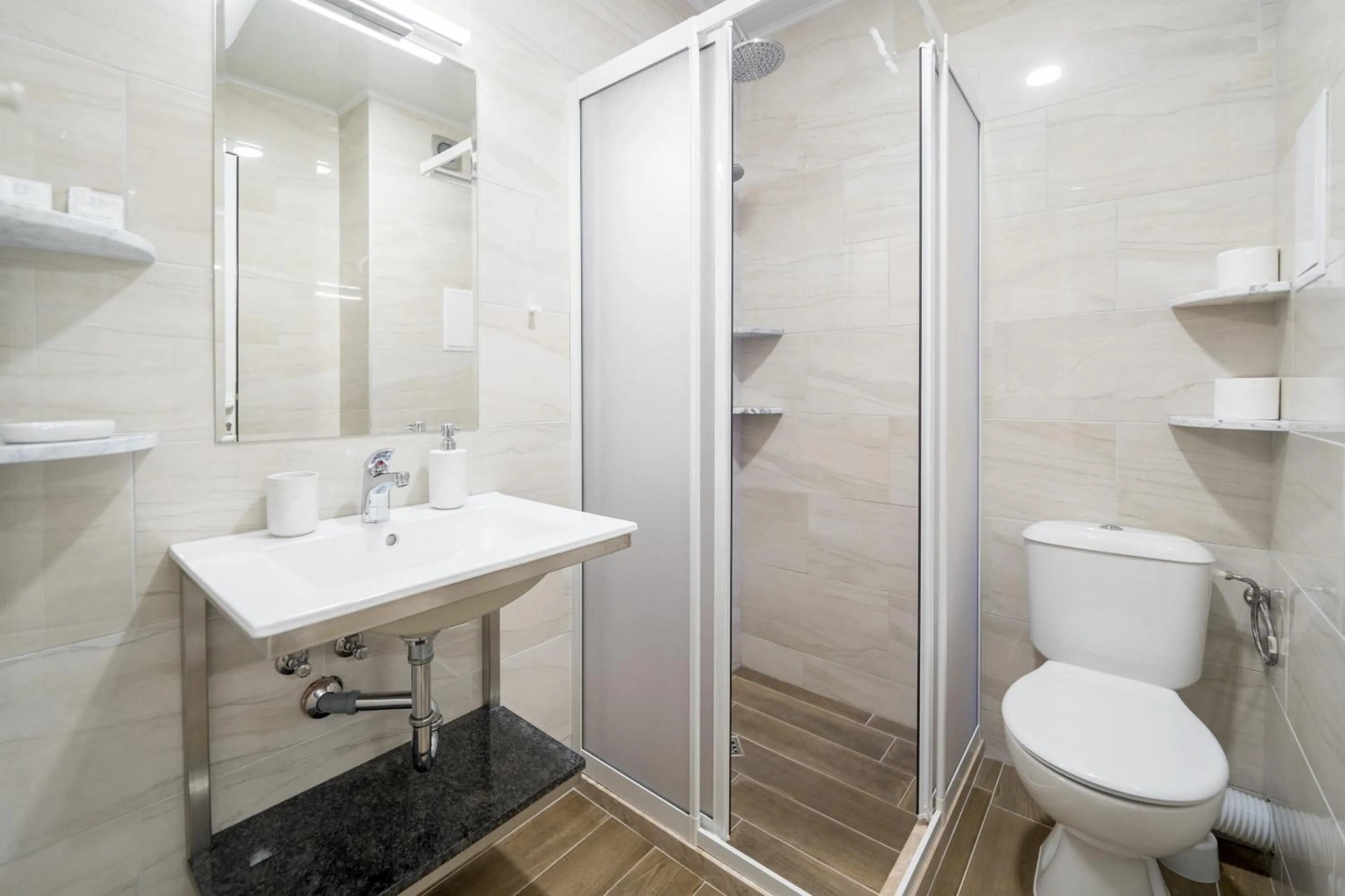 WOW studios for rent 2 bul Montevideo 25A - B