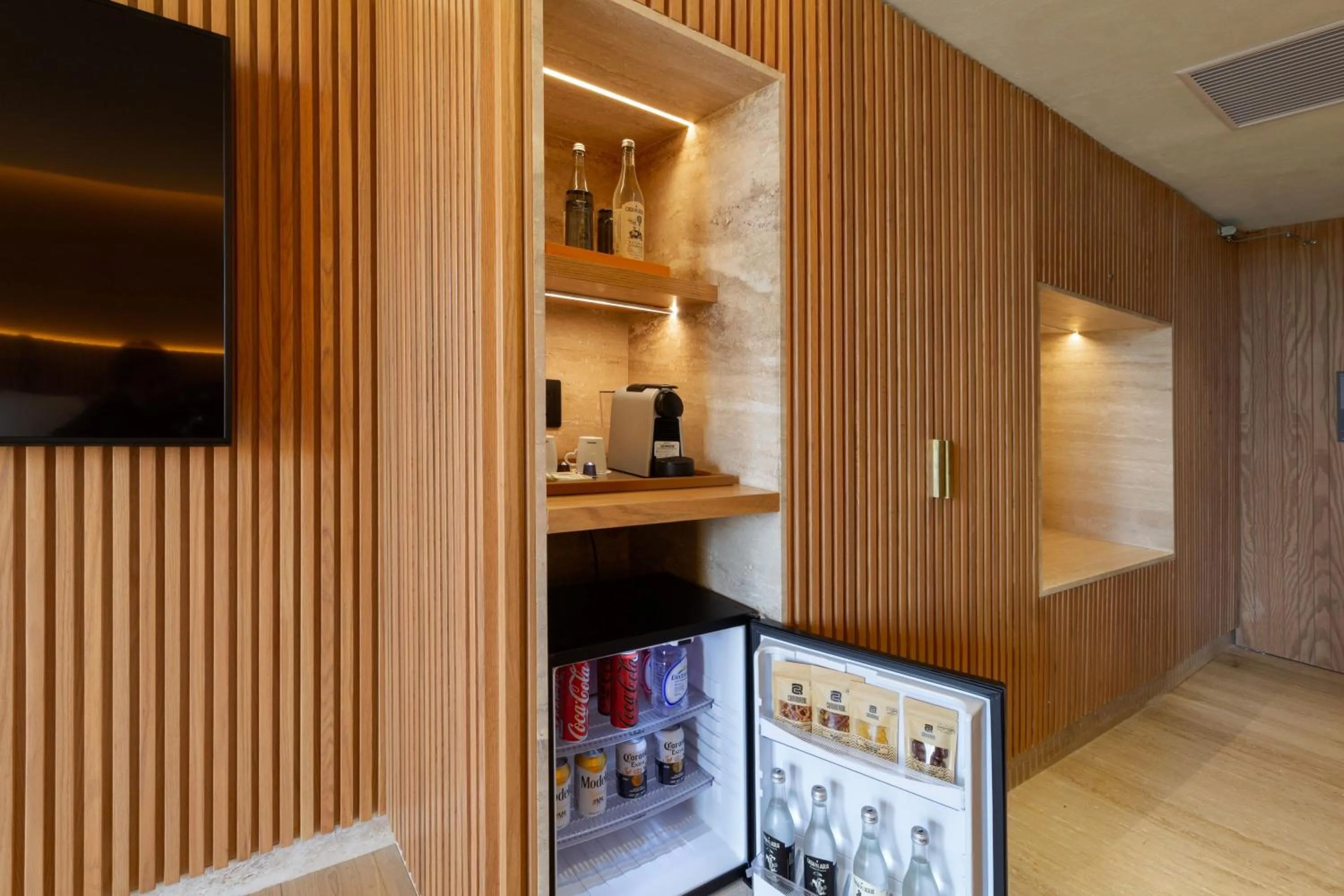 Photo of the whole room in Camino Real Polanco Mexico