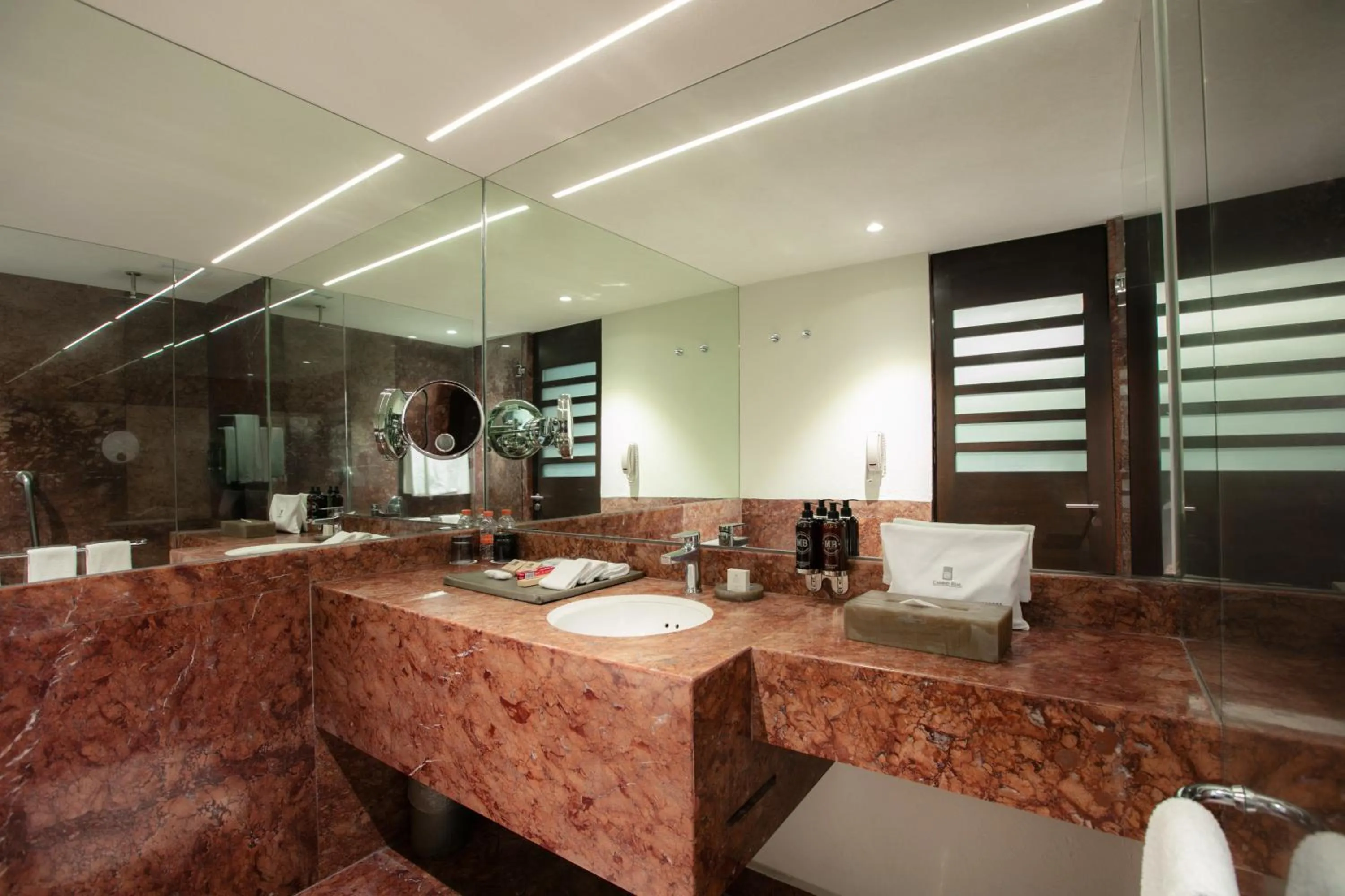 Bathroom in Camino Real Polanco Mexico