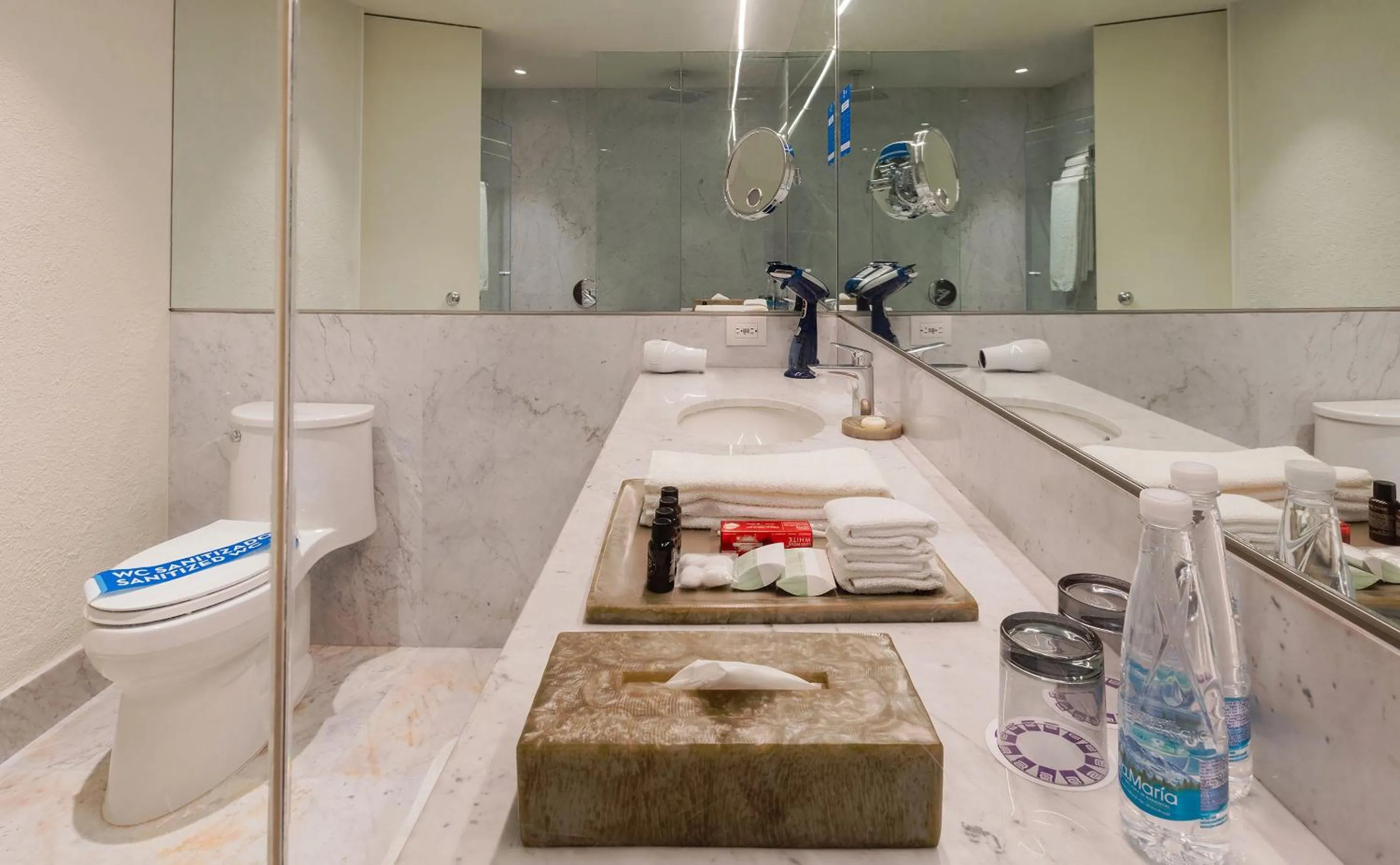 Bathroom in Camino Real Polanco Mexico