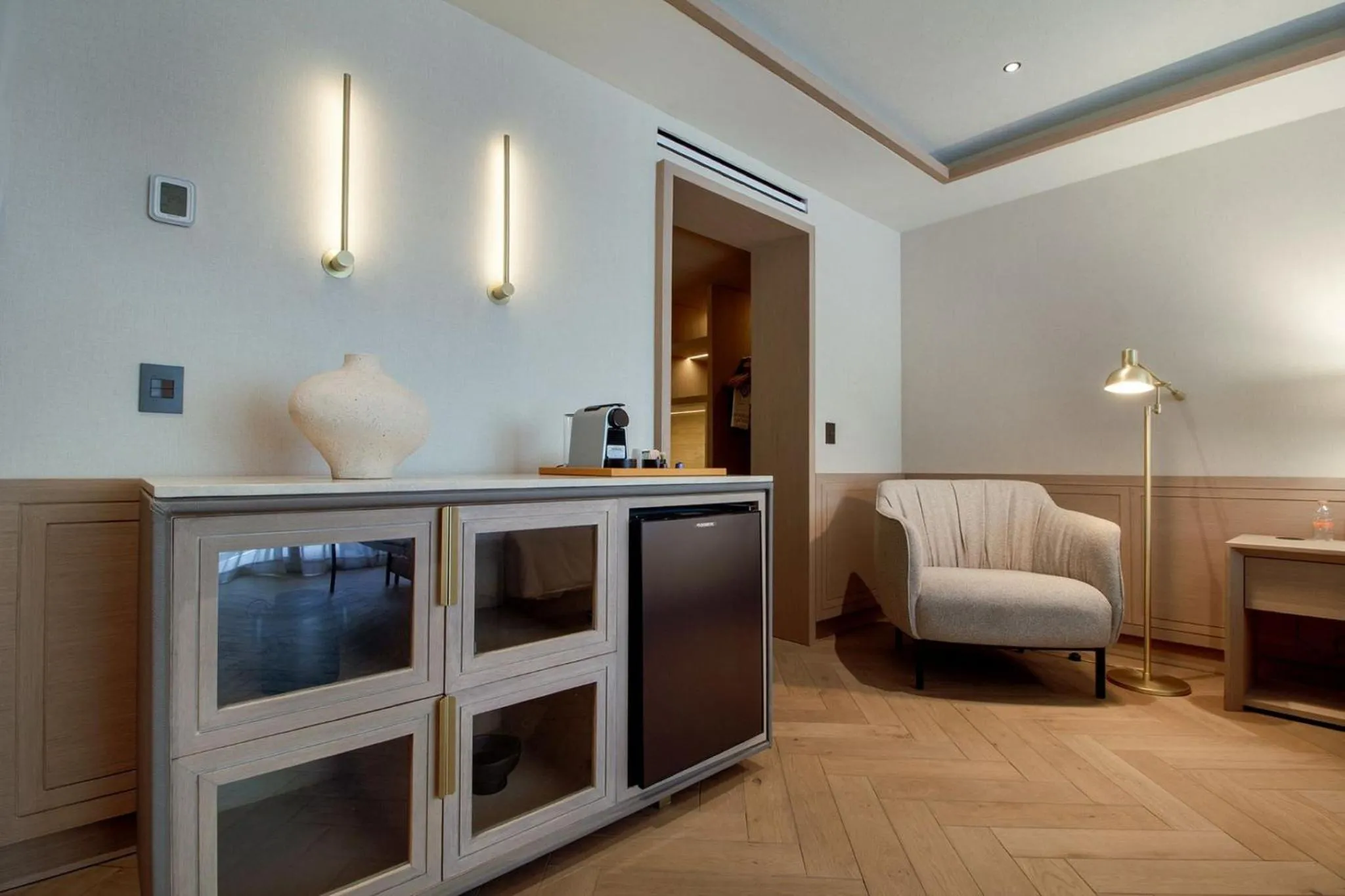 Photo of the whole room, Bed in Camino Real Polanco Mexico