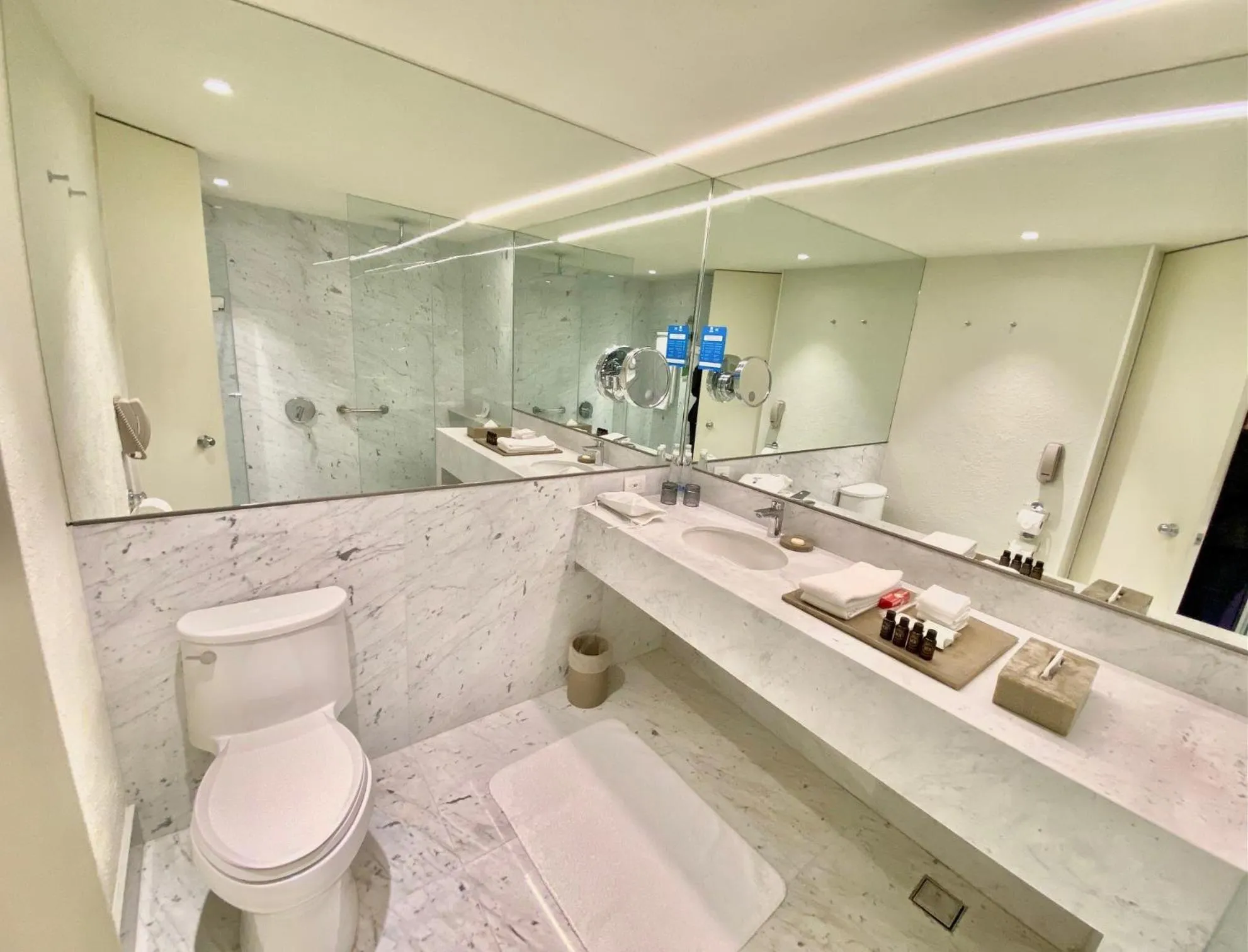 Bathroom in Camino Real Polanco Mexico