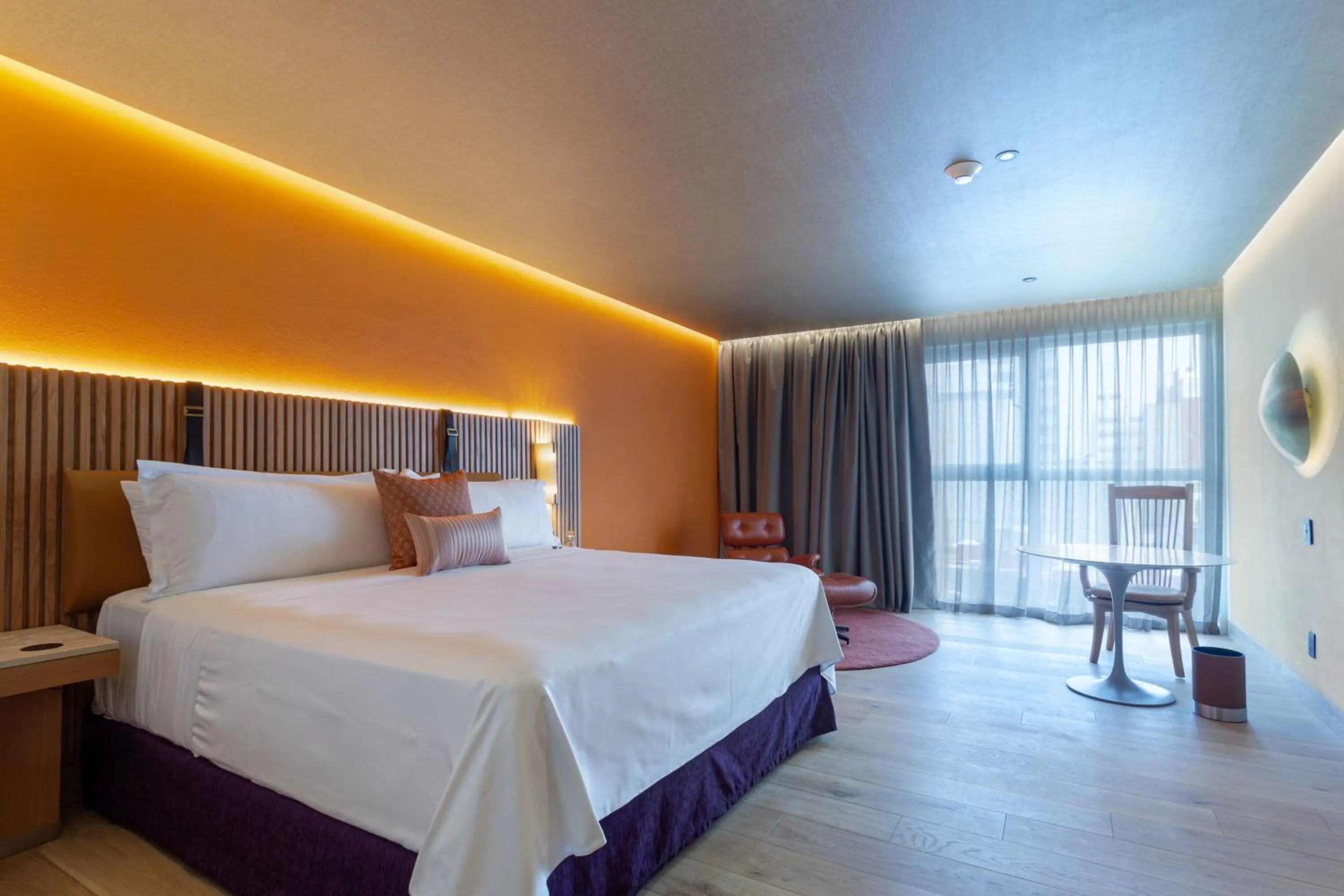 Photo of the whole room, Bed in Camino Real Polanco Mexico