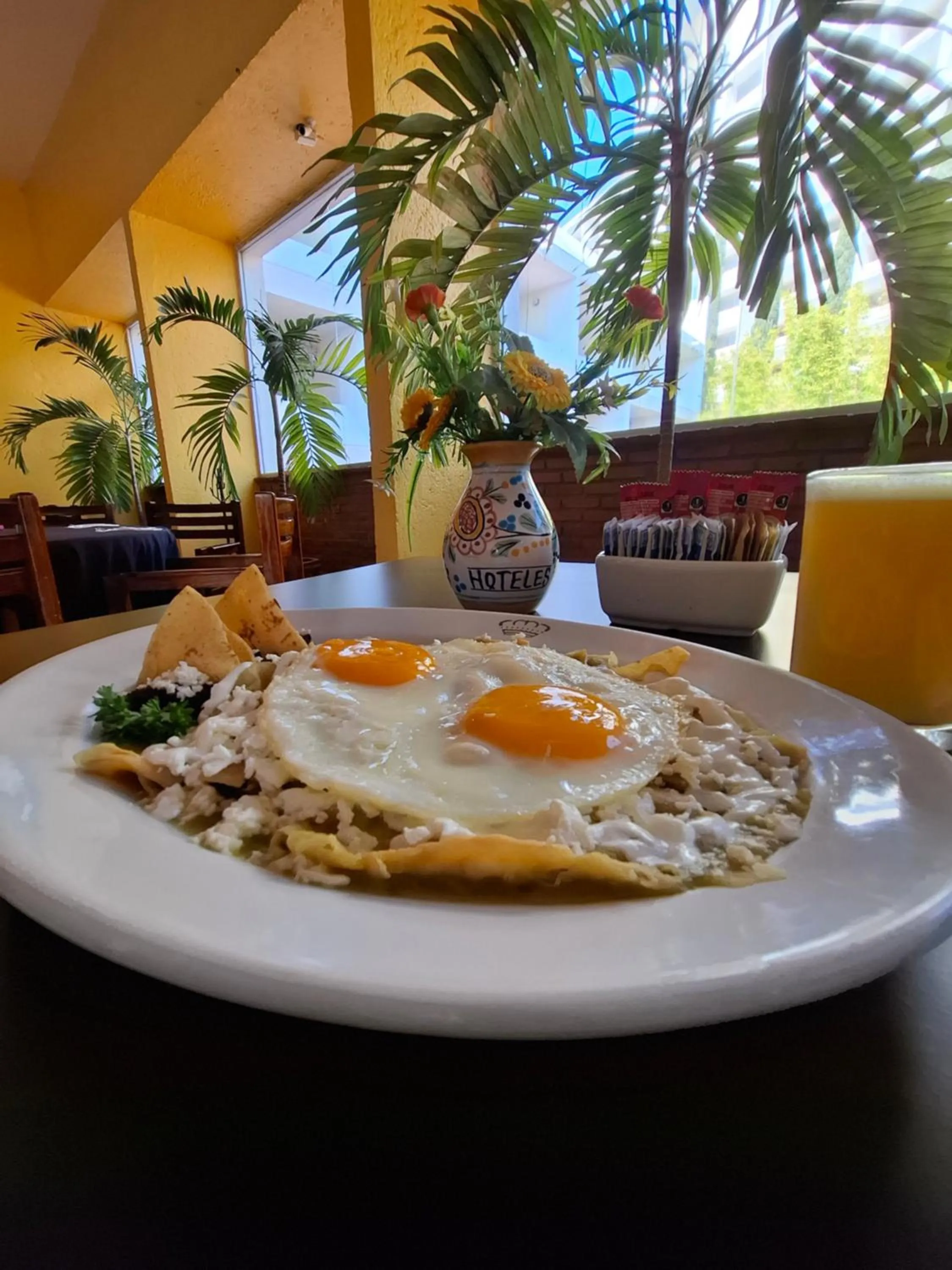 Restaurant/places to eat in Hotel Aristos Cuernavaca