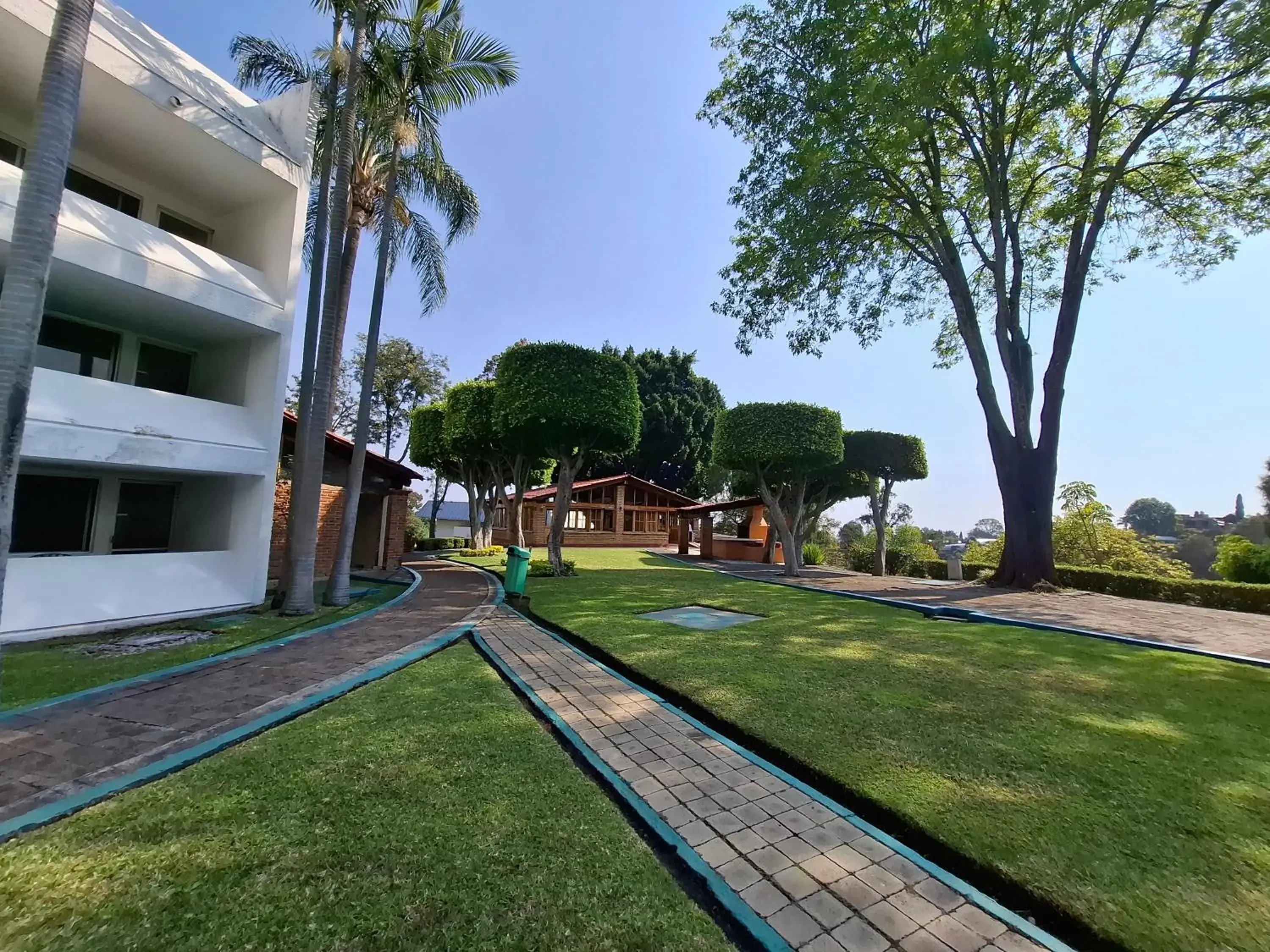 Property building in Hotel Aristos Cuernavaca Property building in Hotel Aristos Cuernavaca