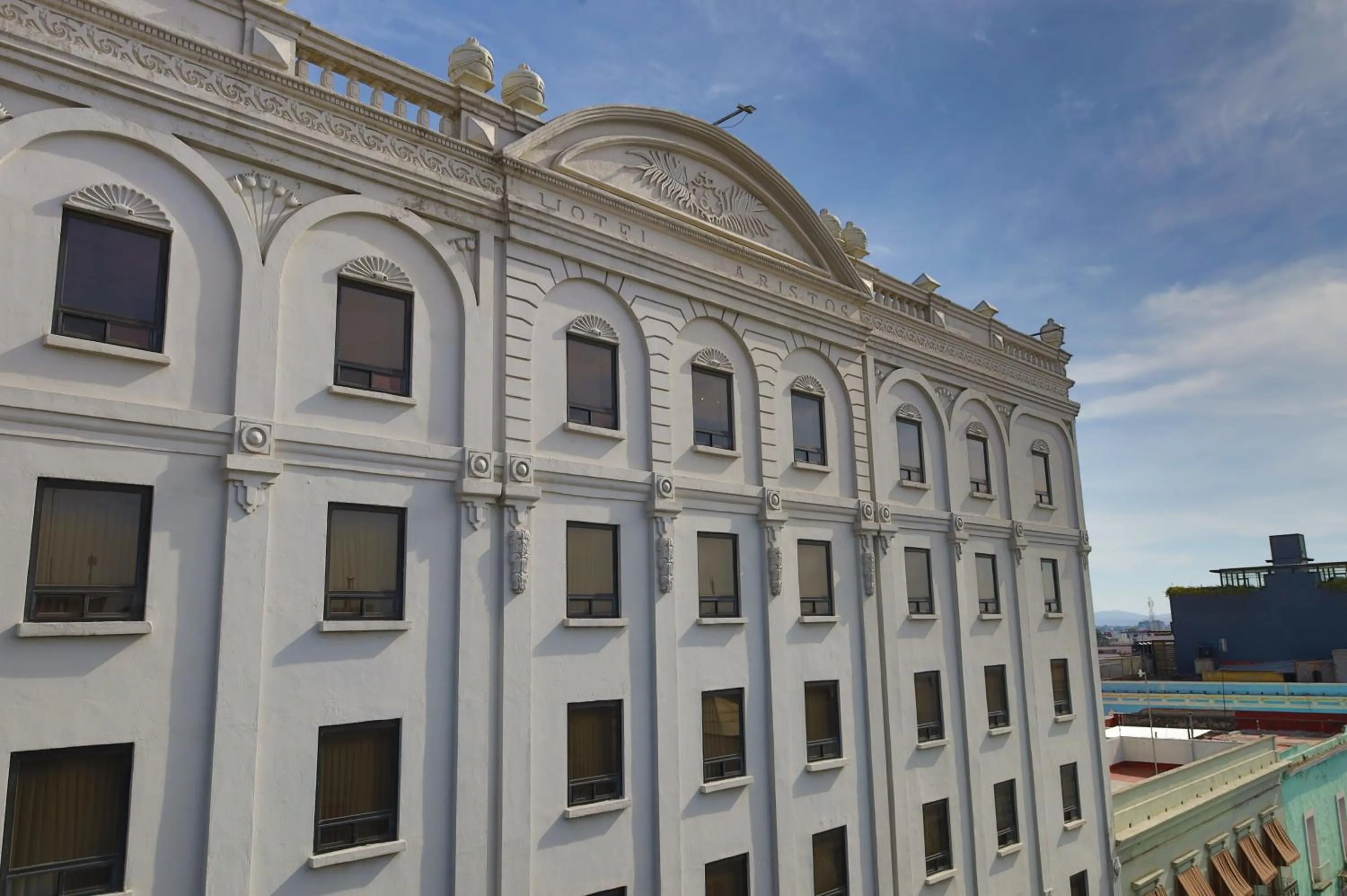 Property building in Aristos Puebla