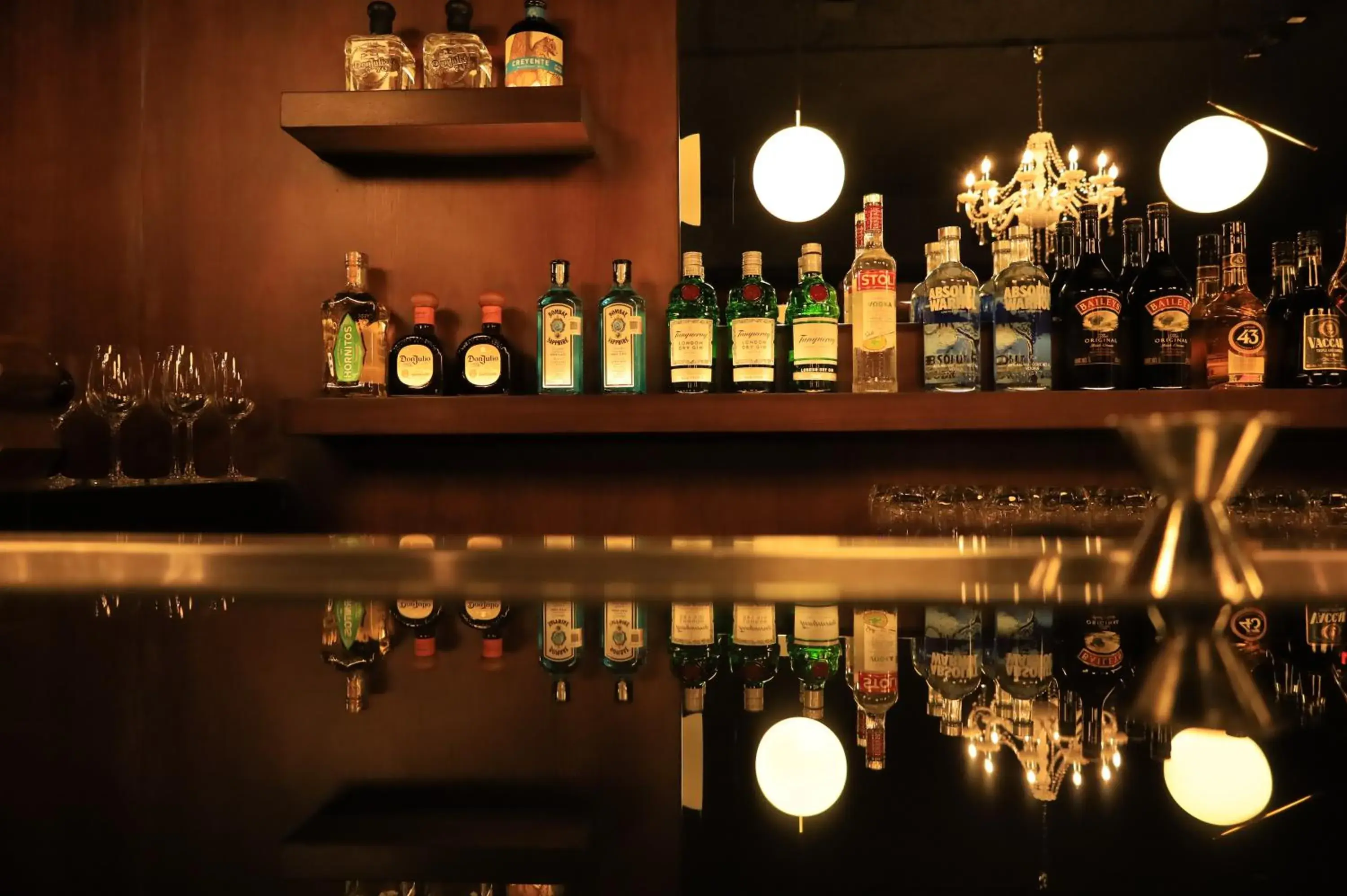 Lounge or bar in Aristos Puebla Lounge or bar in Aristos Puebla