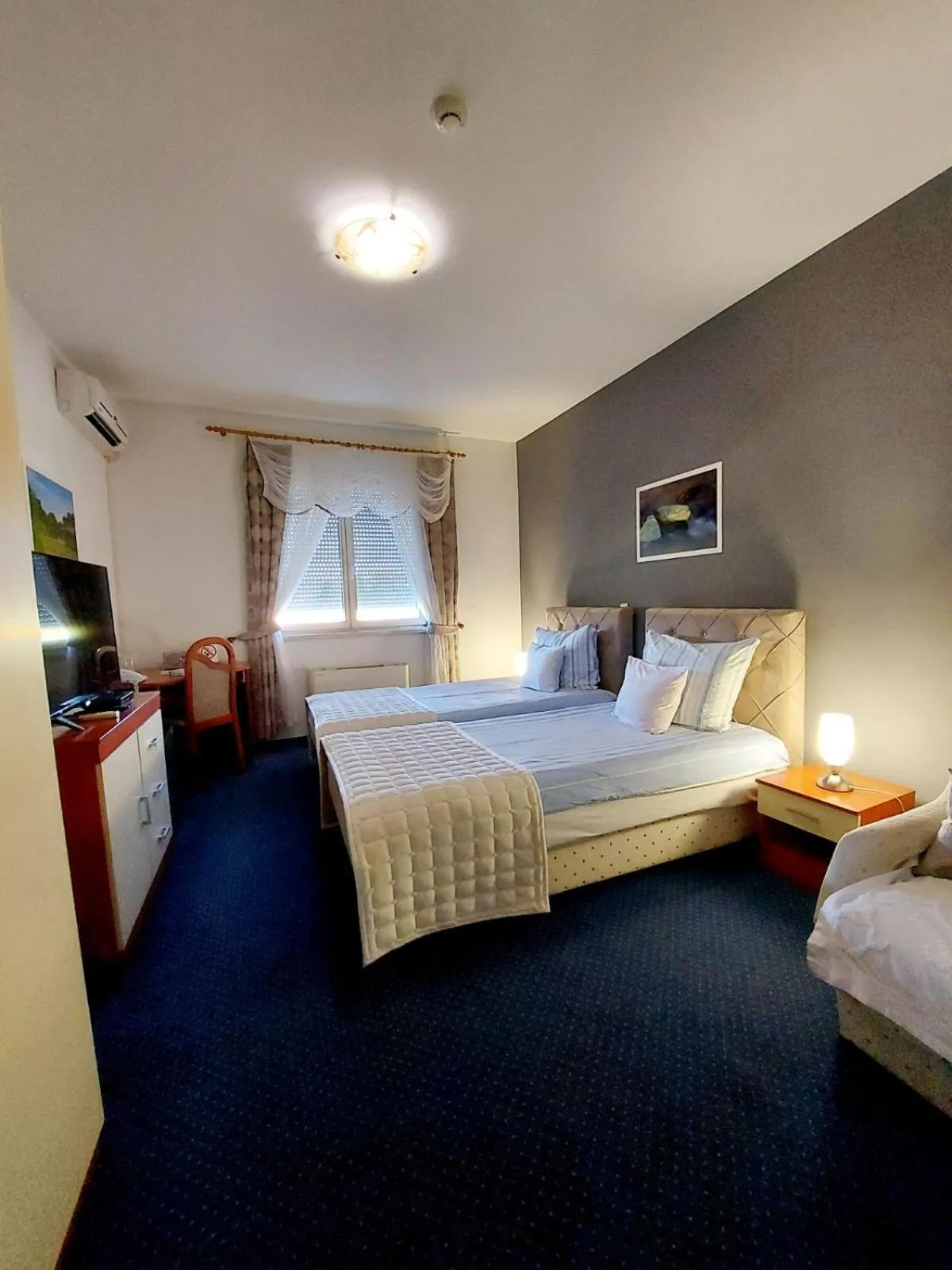 People, Bed in Hotel Villa Valpovo