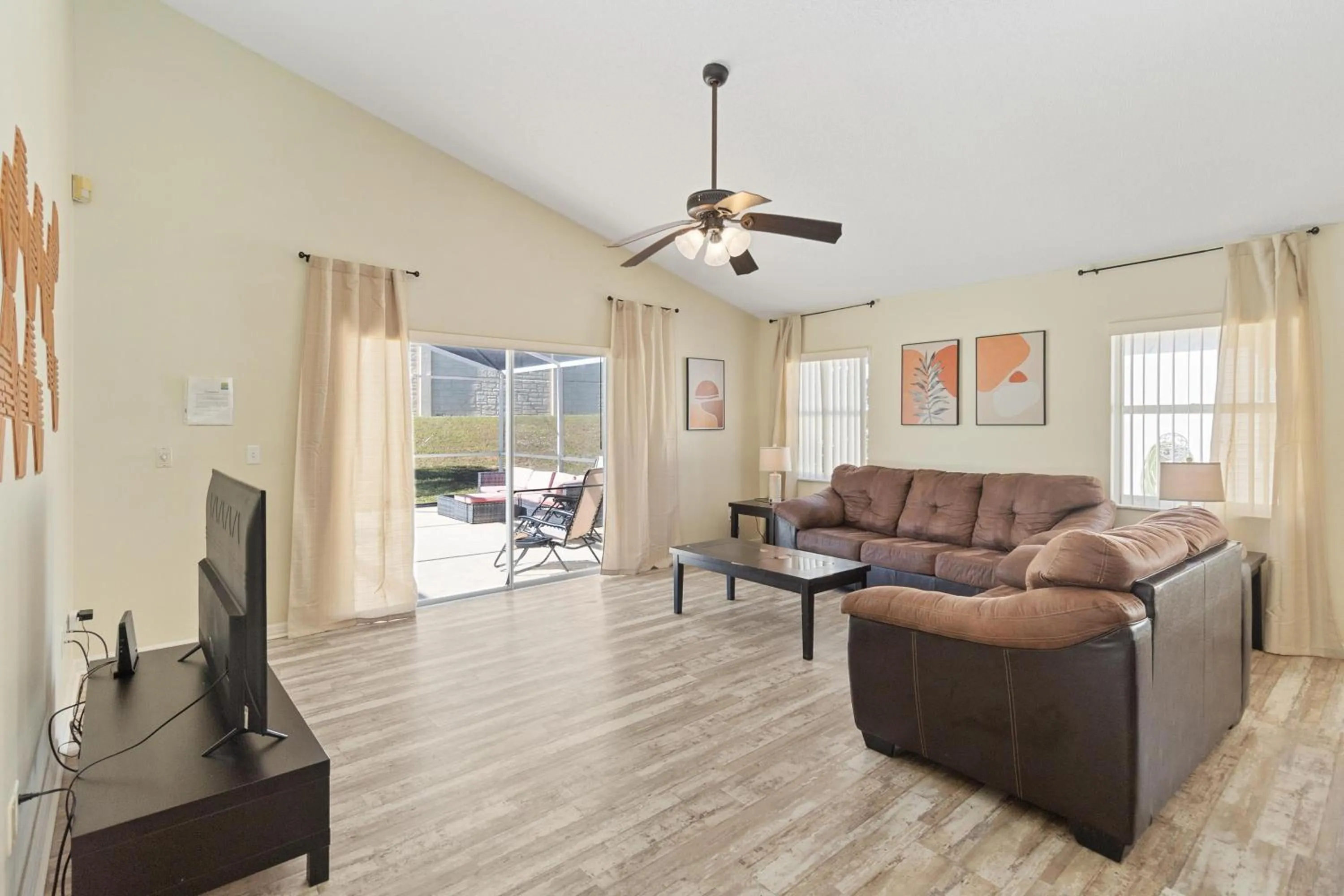 Property building in Beautiful 55 Bedroom Home!!!