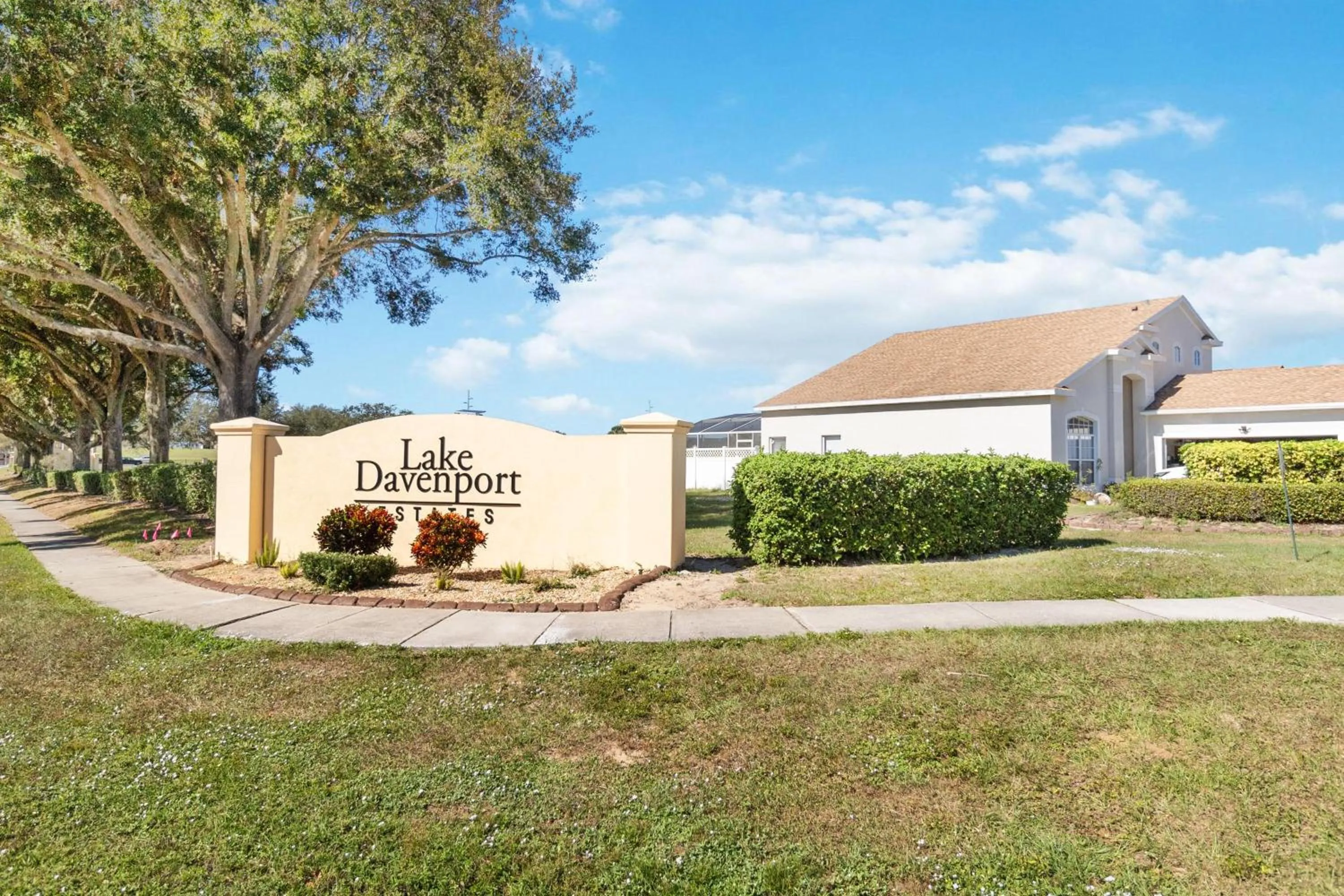 Property building in Beautiful 55 Bedroom Home!!!