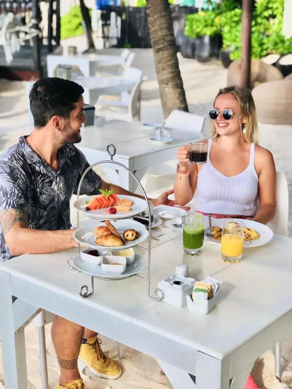 Restaurant/places to eat in El Taj Oceanfront and Beachside Condo Hotel Restaurant/places to eat in El Taj Oceanfront and Beachside Condo Hotel