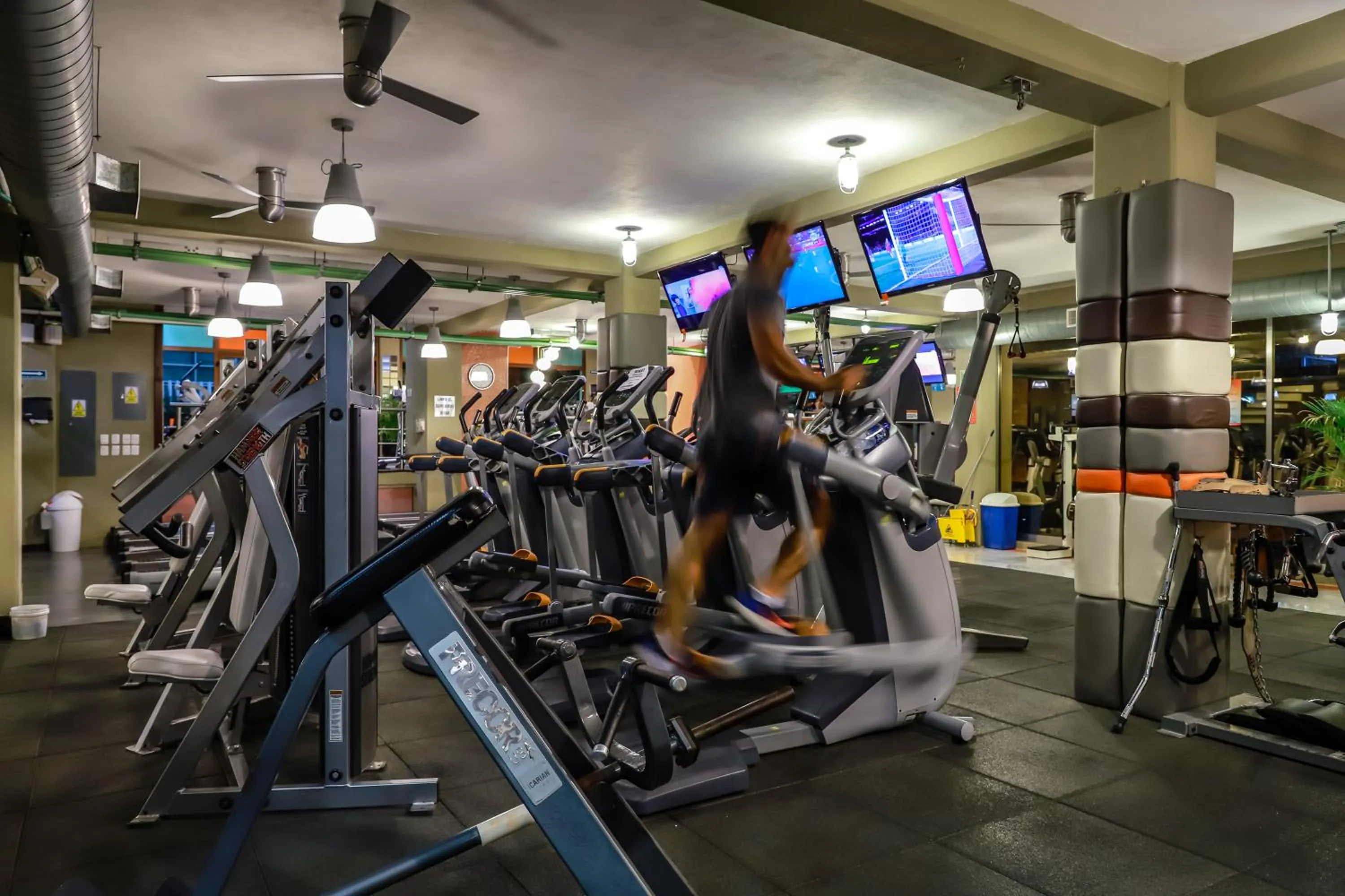 Fitness centre/facilities in El Taj Oceanfront and Beachside Condo Hotel