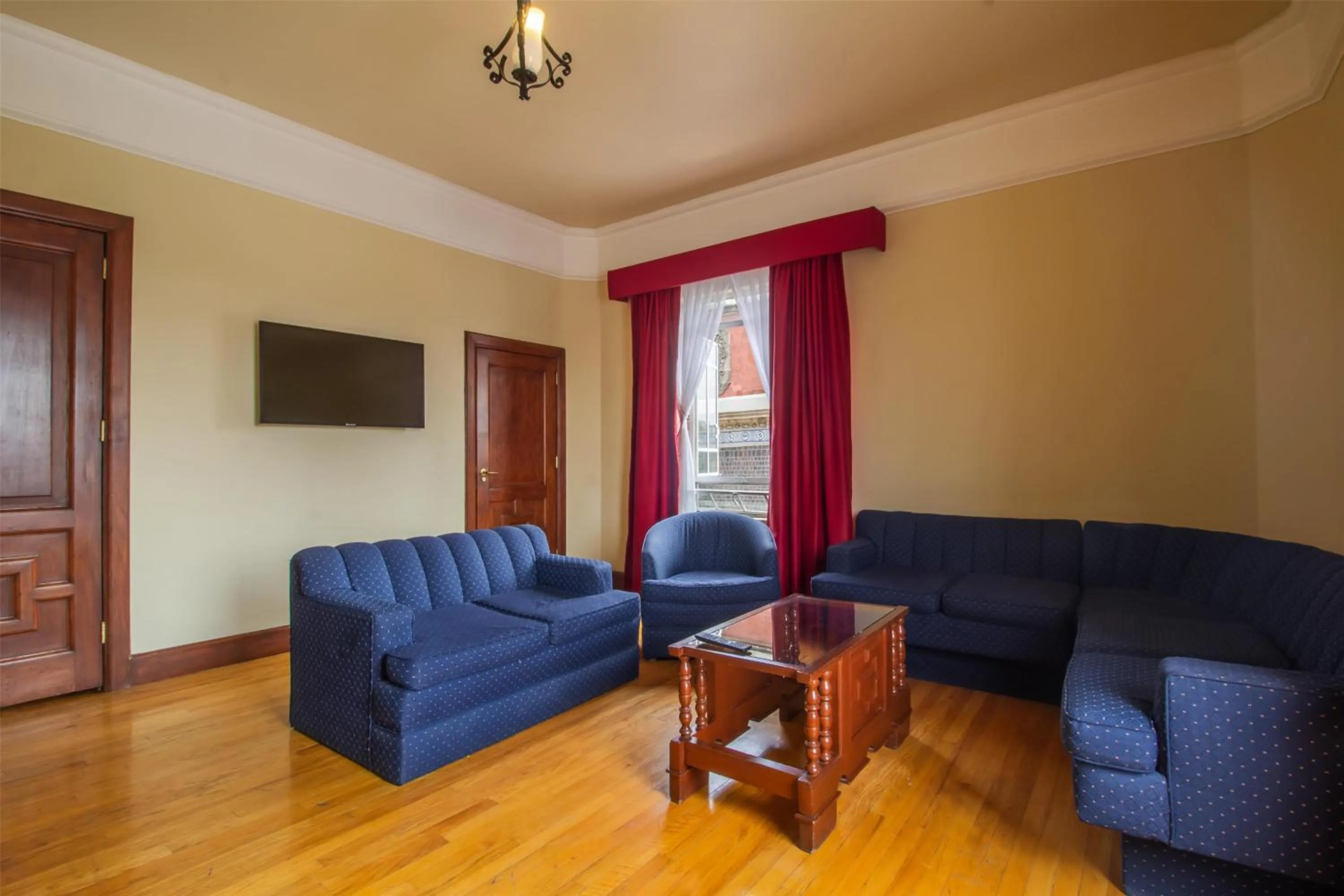 Photo of the whole room in Best Western Majestic