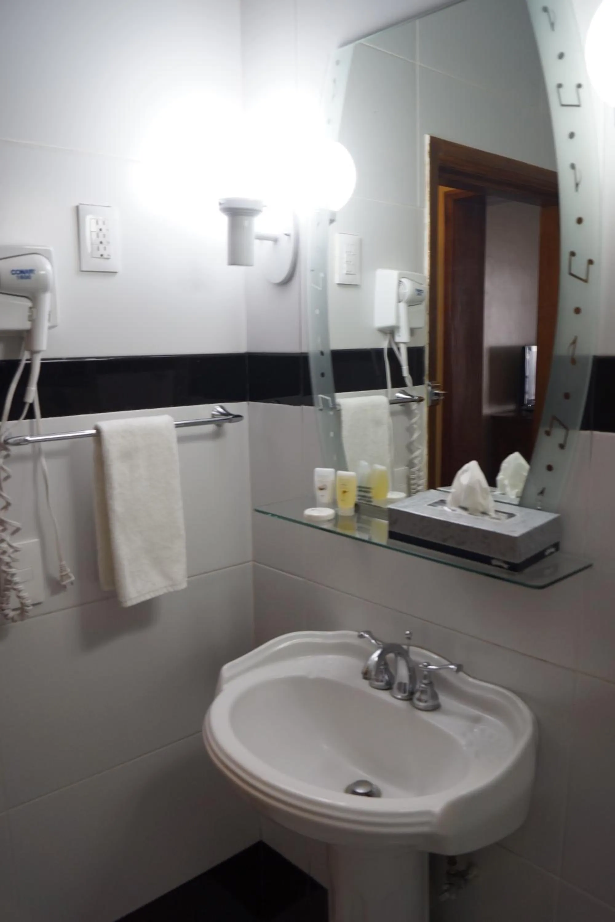 Bathroom in Best Western Majestic