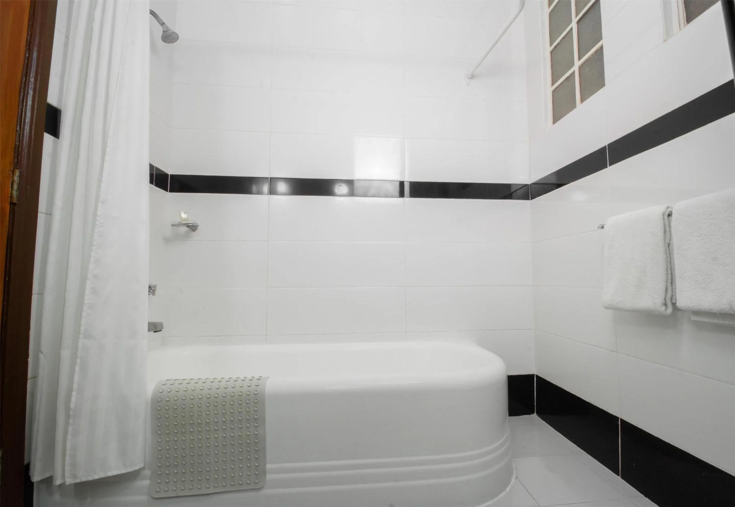 Bathroom in Best Western Majestic