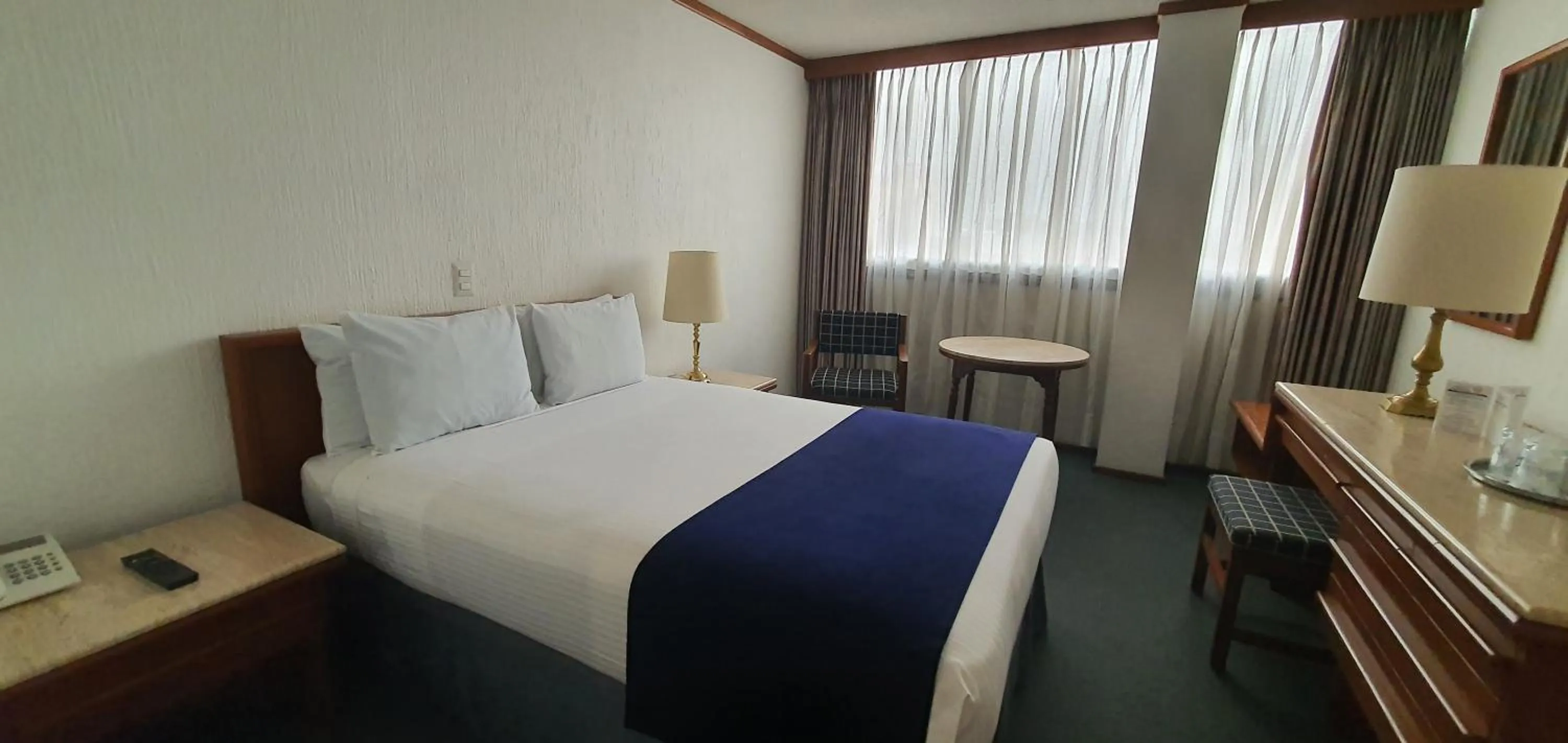 Photo of the whole room, Bed in Hotel Bristol