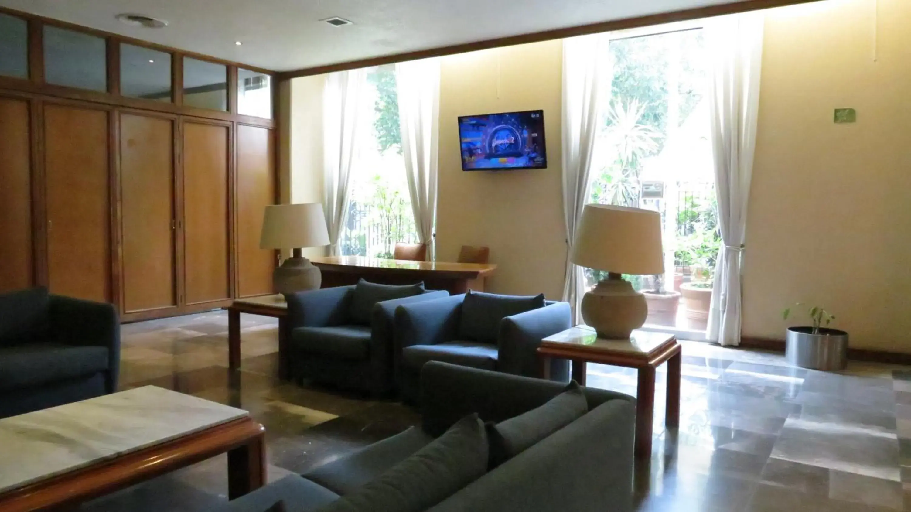 Lobby or reception in Hotel Bristol Lobby or reception in Hotel Bristol