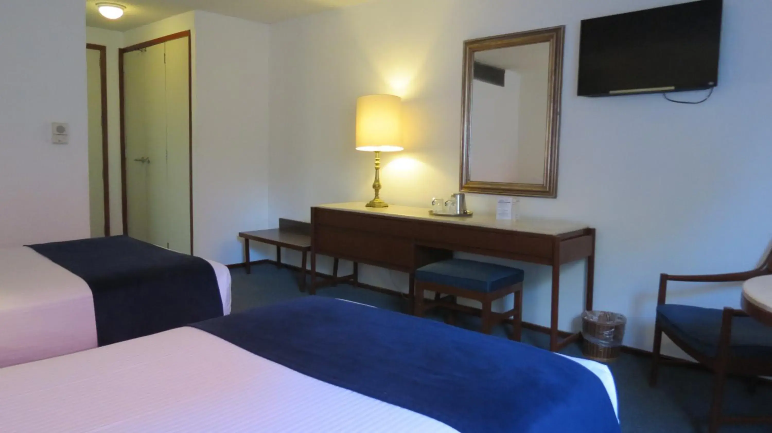 Bedroom, Bed in Hotel Bristol Bedroom, Bed in Hotel Bristol