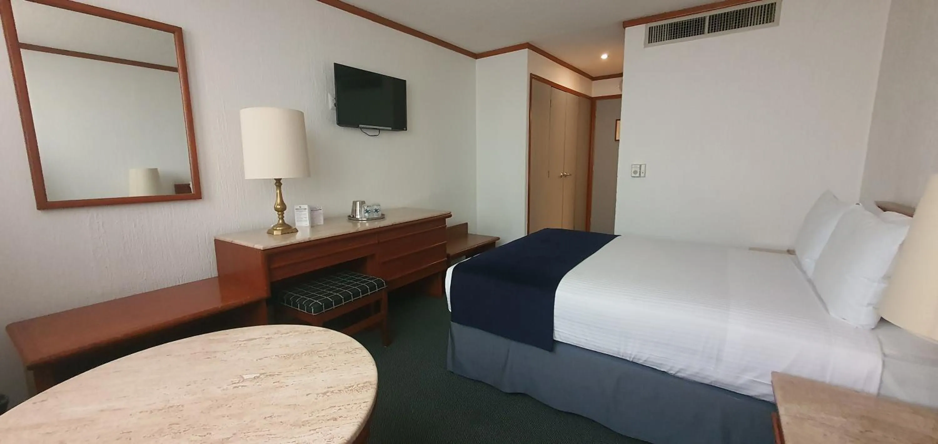 Bedroom, Bed in Hotel Bristol