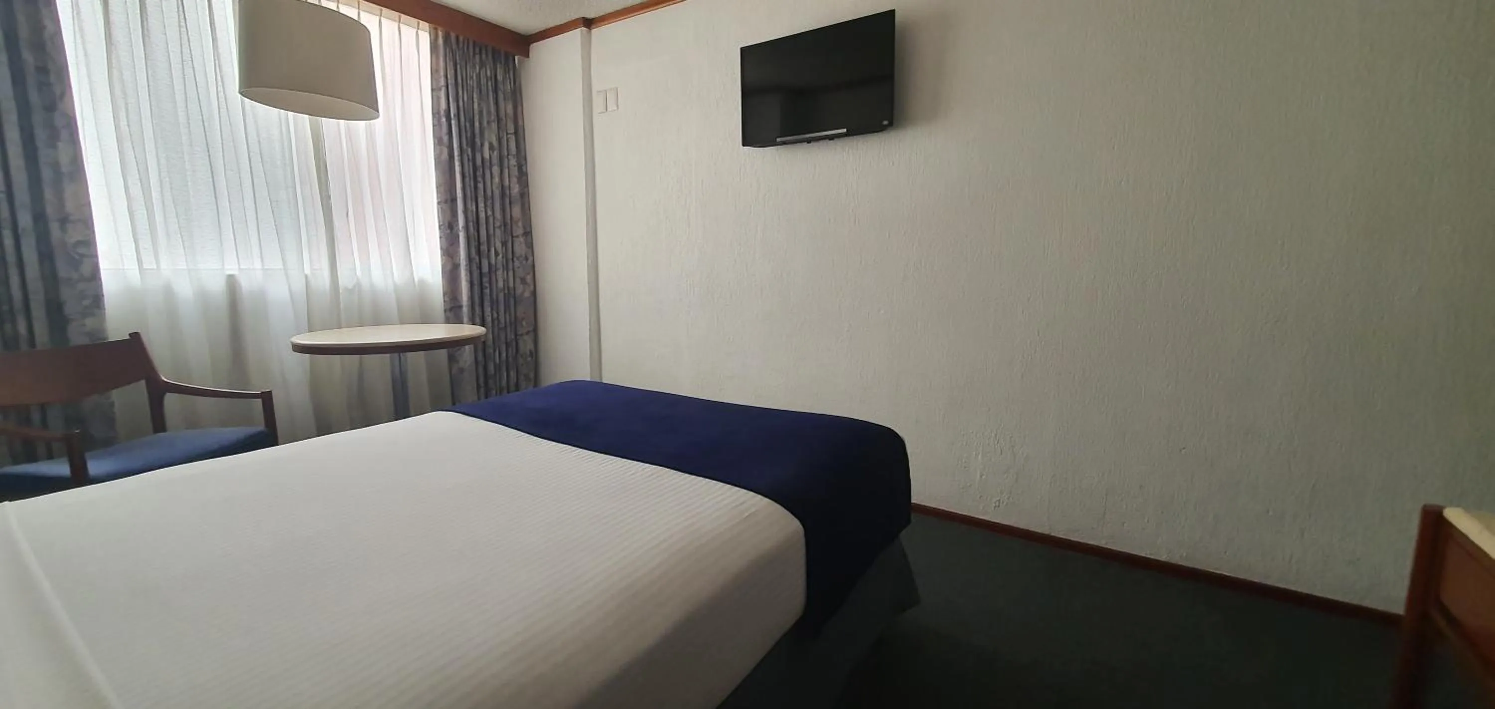 Bedroom, Bed in Hotel Bristol