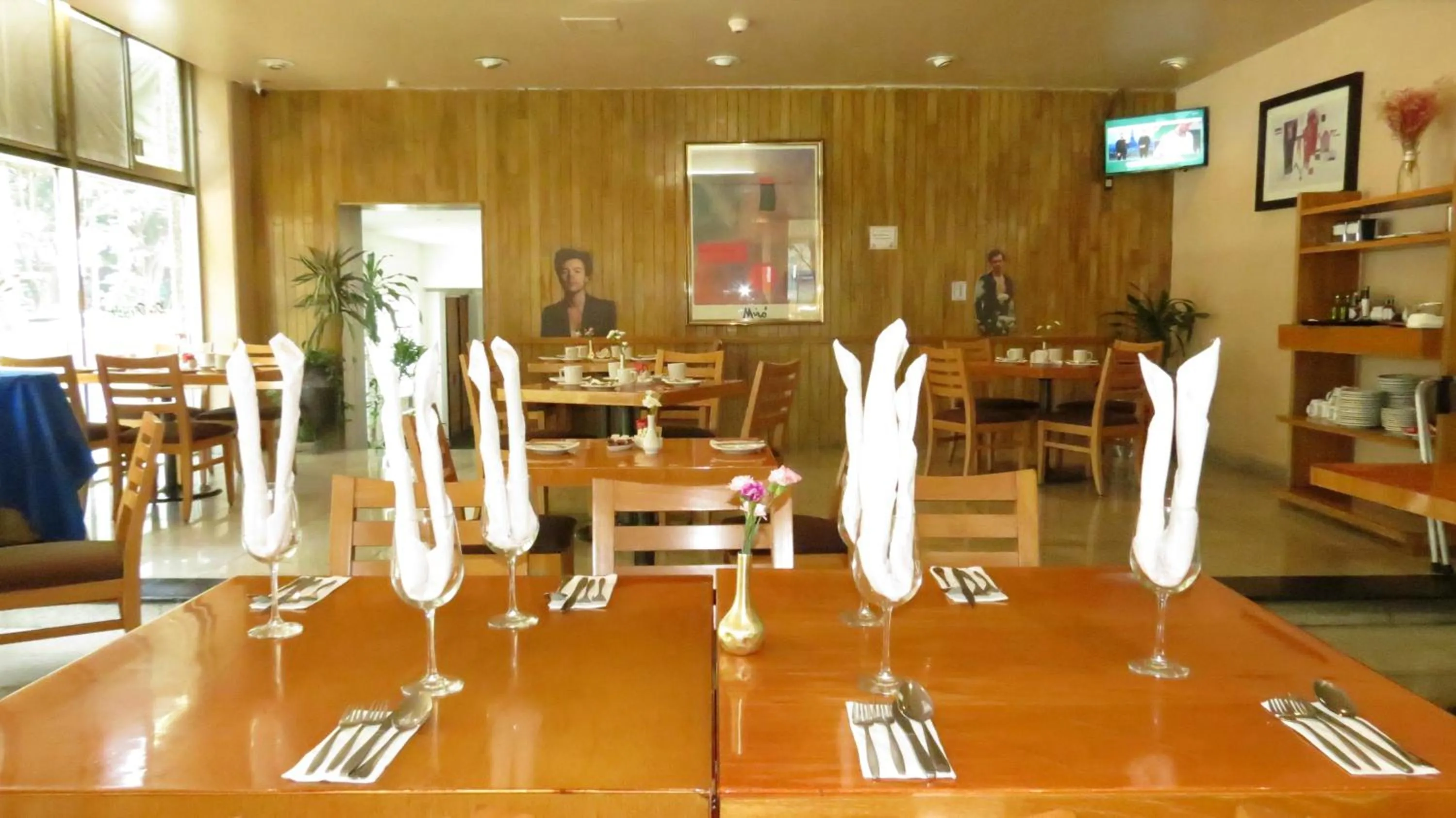 Restaurant/places to eat in Hotel Bristol