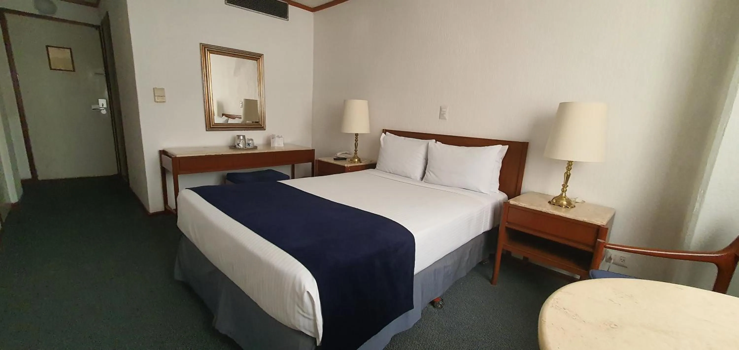 Bedroom, Bed in Hotel Bristol