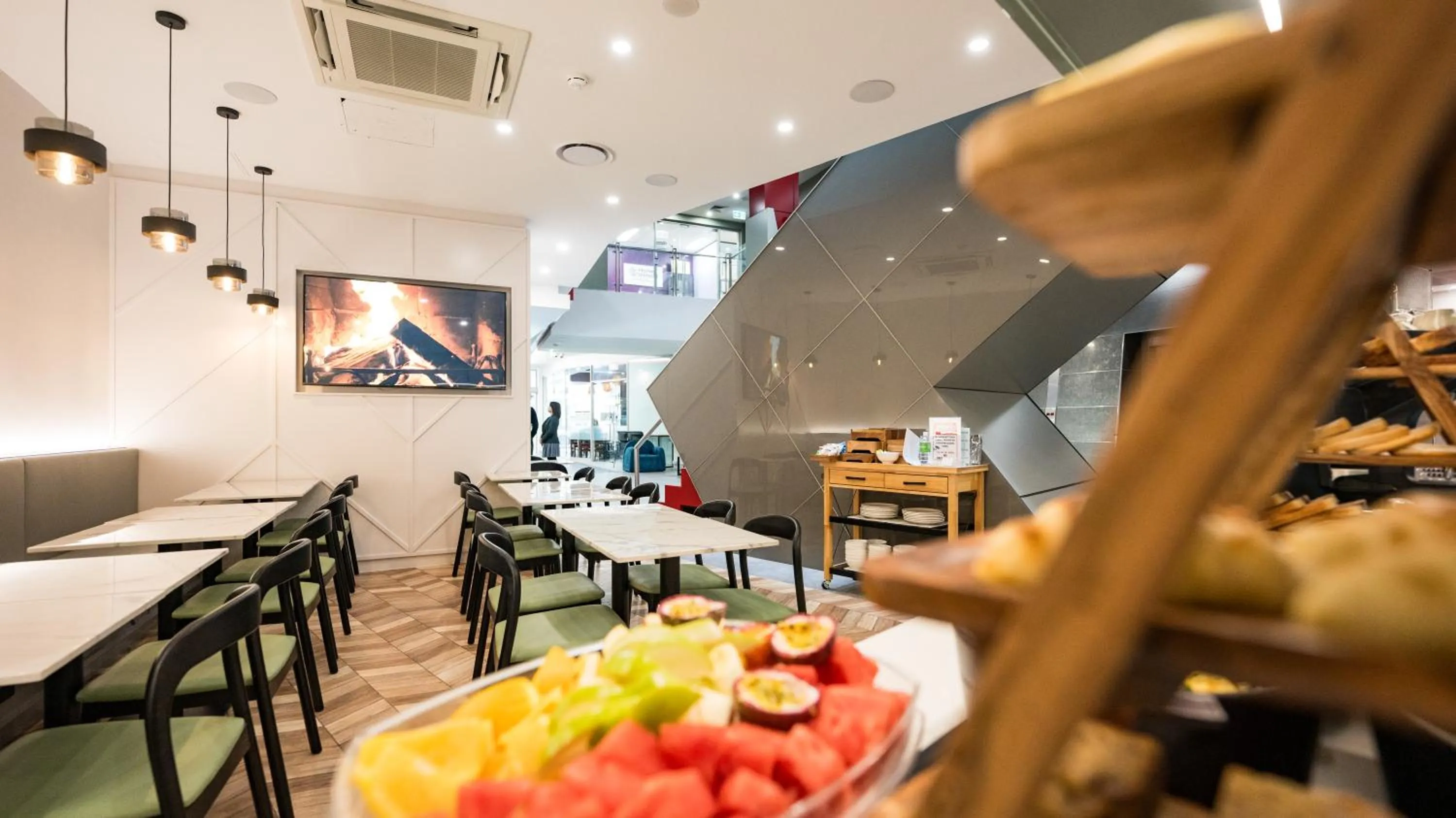 Restaurant/places to eat in Holiday Inn & Suites Sydney Bondi Junction by IHG