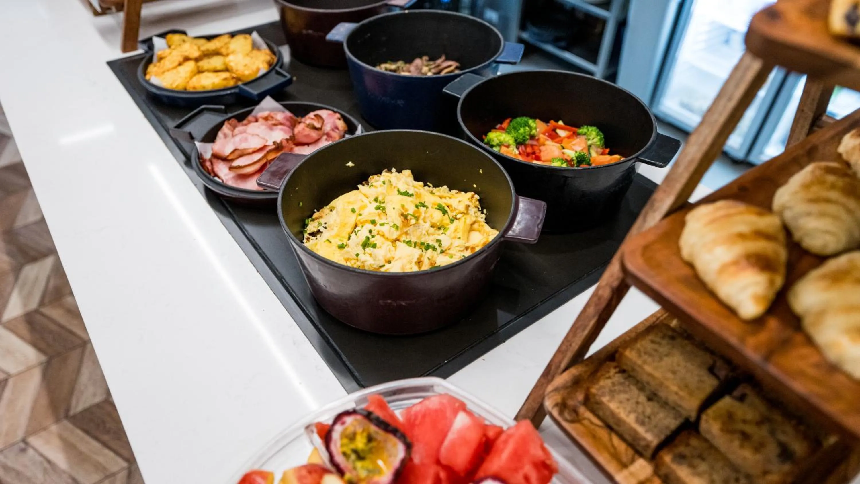 Breakfast in Holiday Inn & Suites Sydney Bondi Junction by IHG