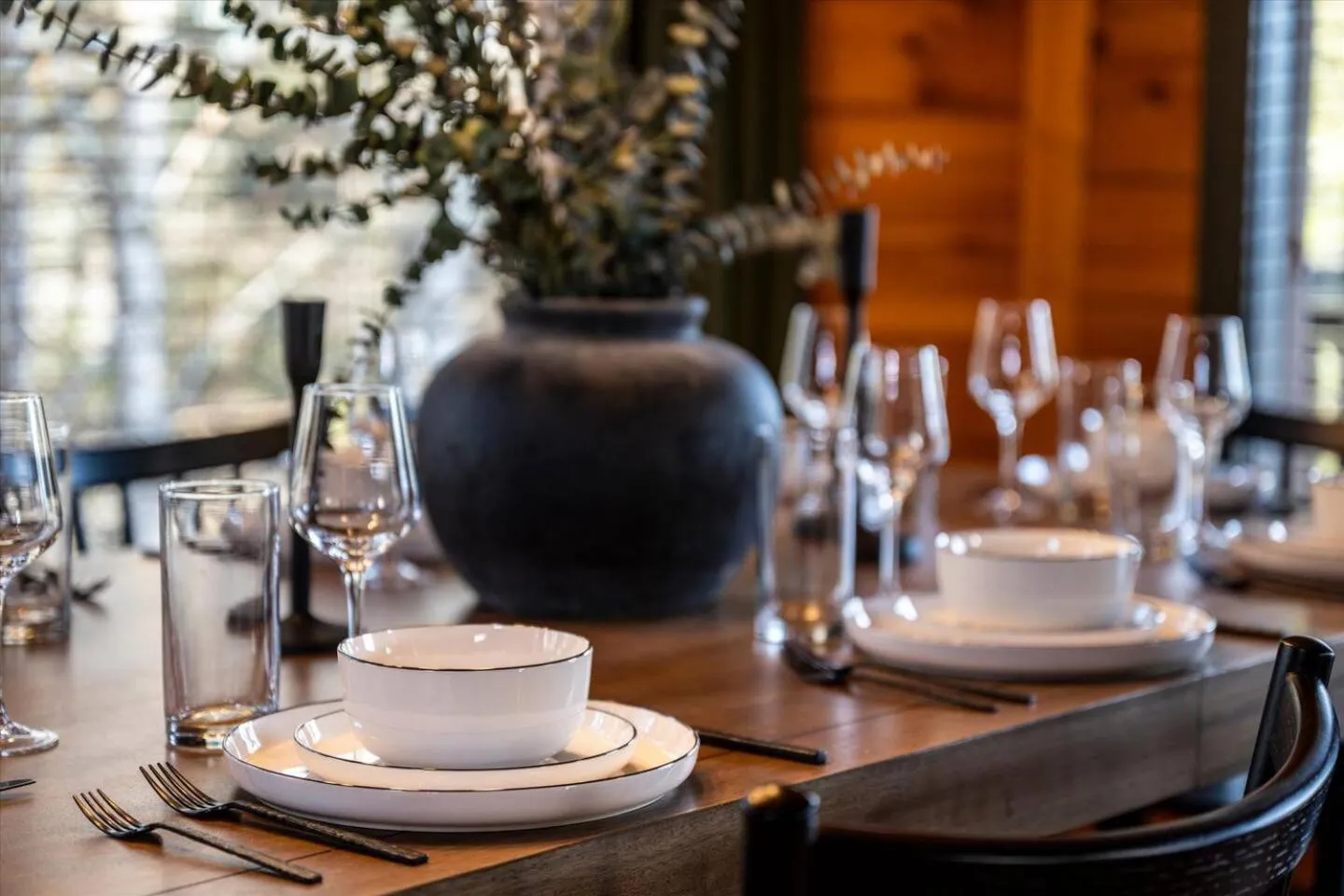 Bearfoot Pines - True Log Cabin - Wi-Fi, Hot Tub, Fishing, Deck with views! - Mins to PF