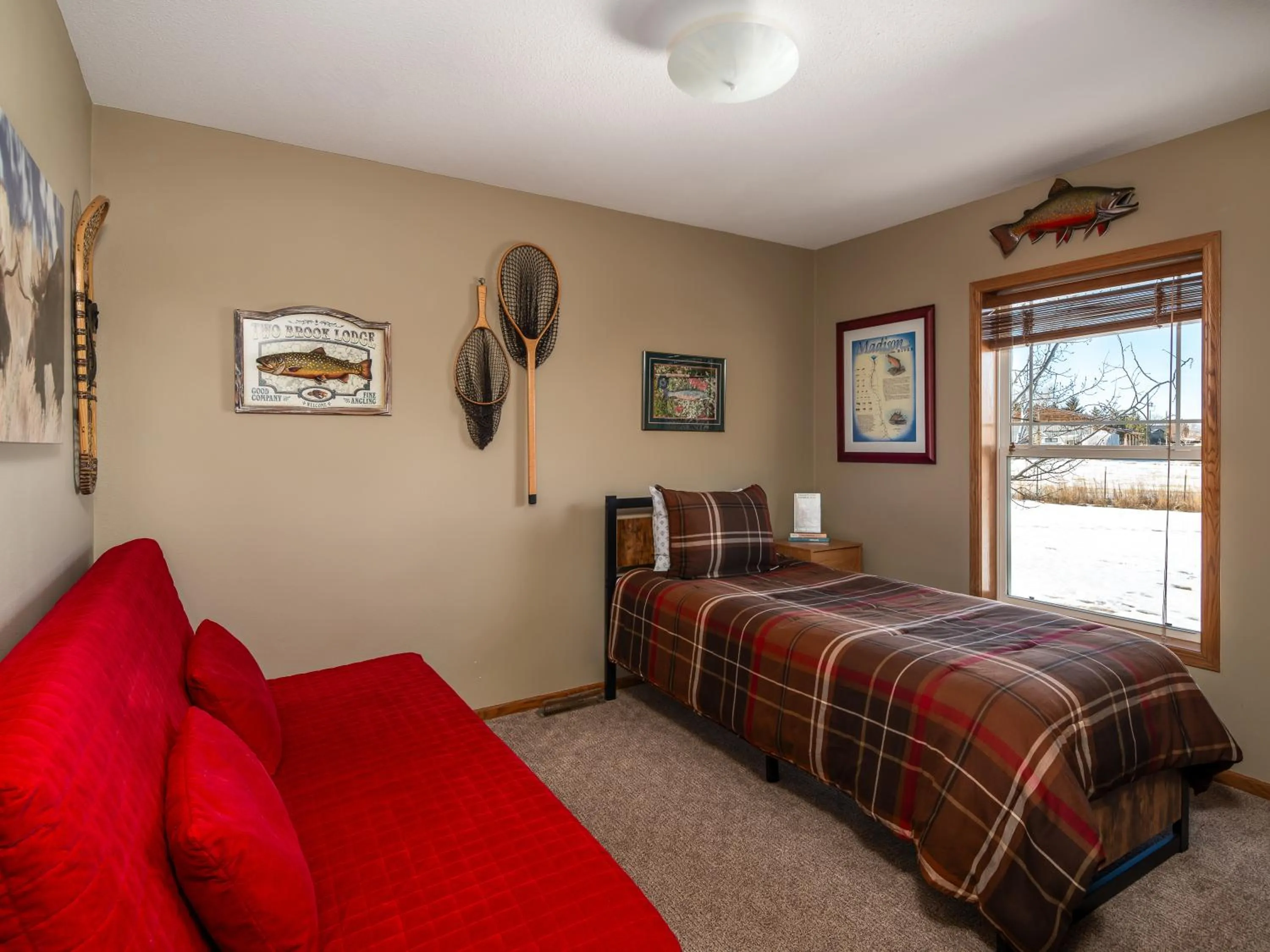 Bed in Mountain View Home on 2 Acres