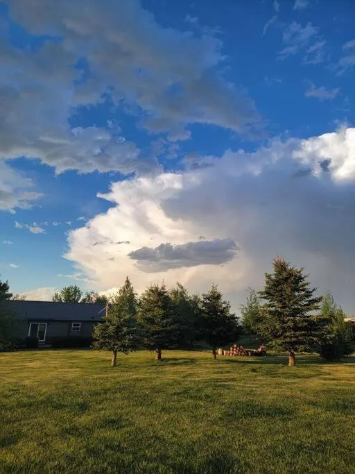 Property building in Mountain View Home on 2 Acres