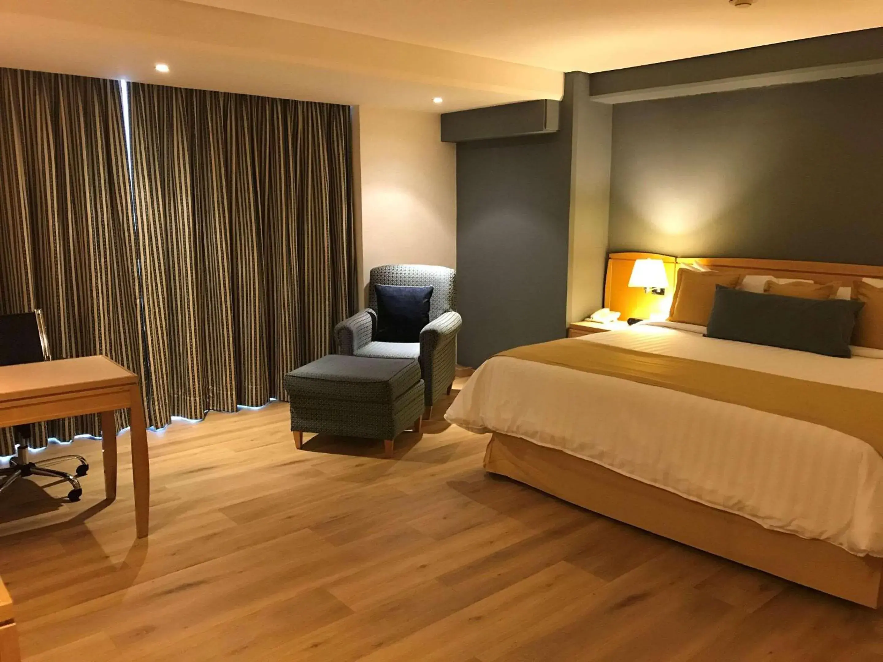 Bedroom, Bed in Radisson Paraiso Hotel Mexico City Bedroom, Bed in Radisson Paraiso Hotel Mexico City