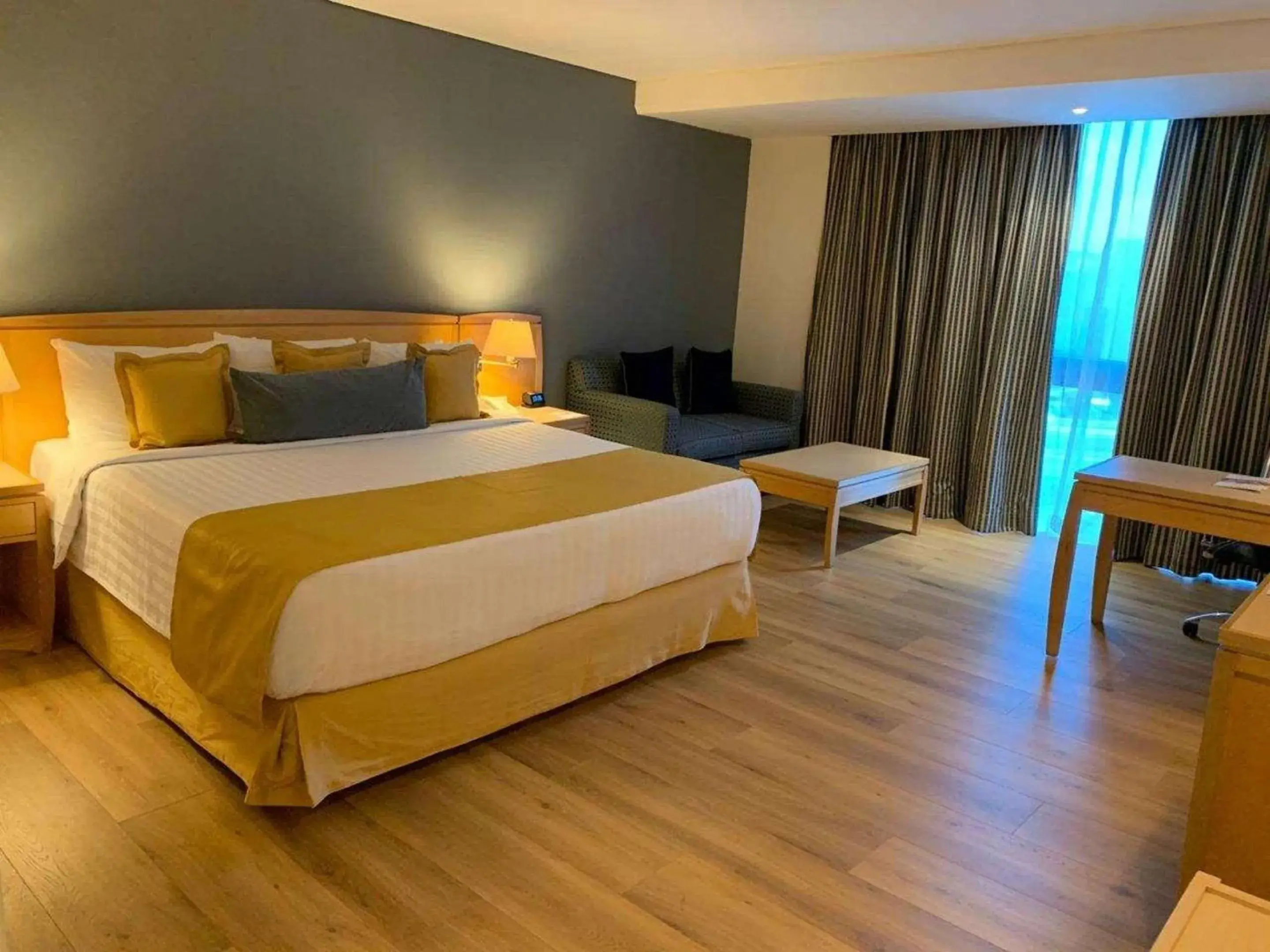 Bedroom, Bed in Radisson Paraiso Hotel Mexico City Bedroom, Bed in Radisson Paraiso Hotel Mexico City