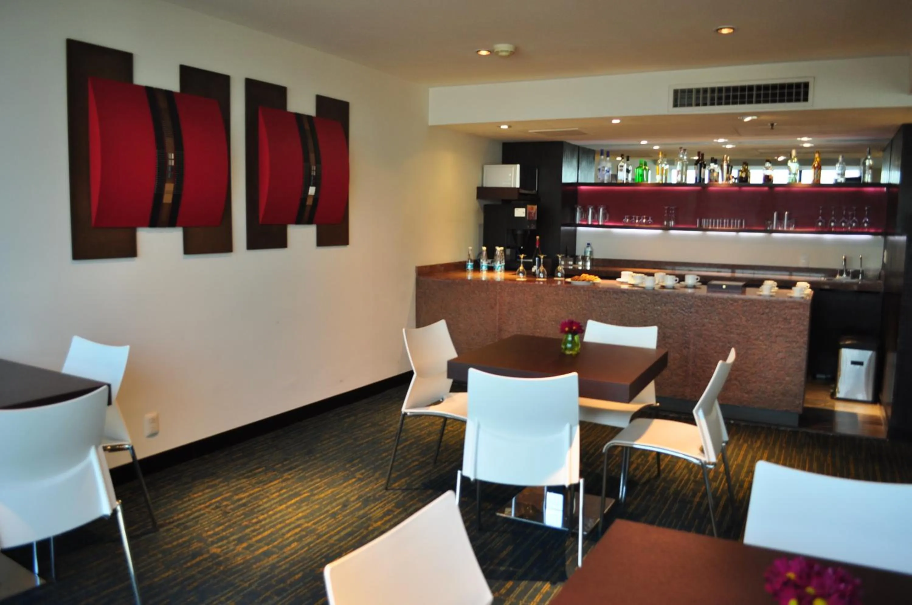 Lounge or bar in Radisson Paraiso Hotel Mexico City