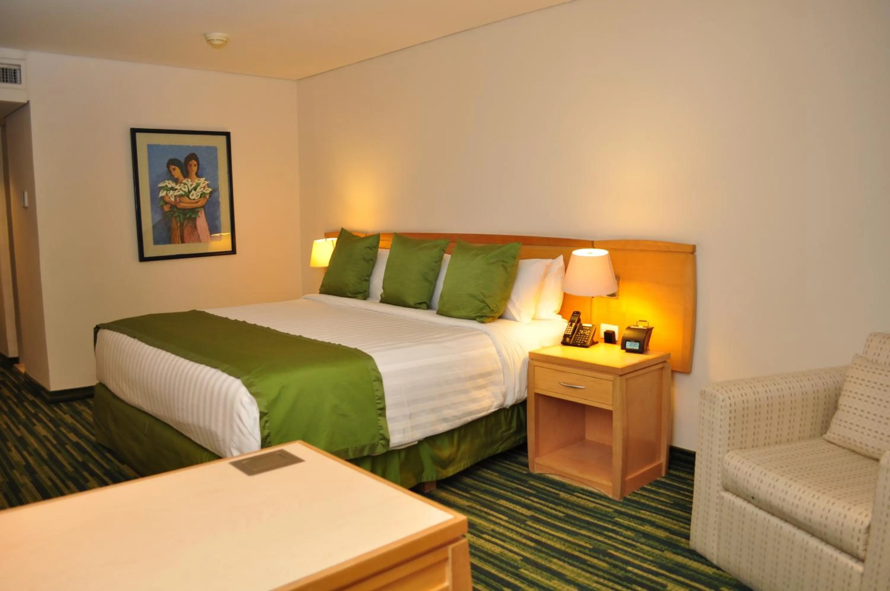 Bedroom, Bed in Radisson Paraiso Hotel Mexico City