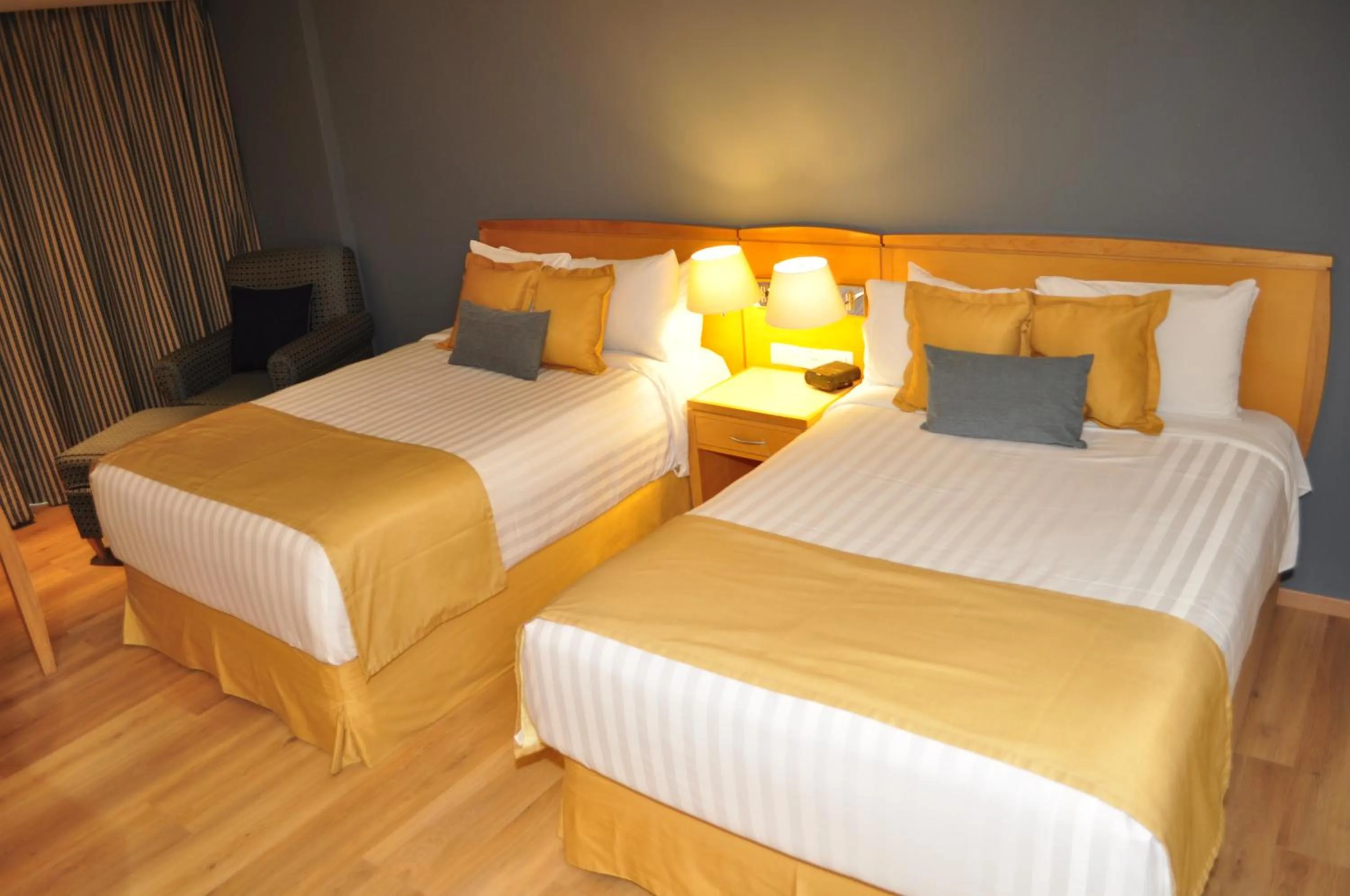 bunk bed, Bed in Radisson Paraiso Hotel Mexico City