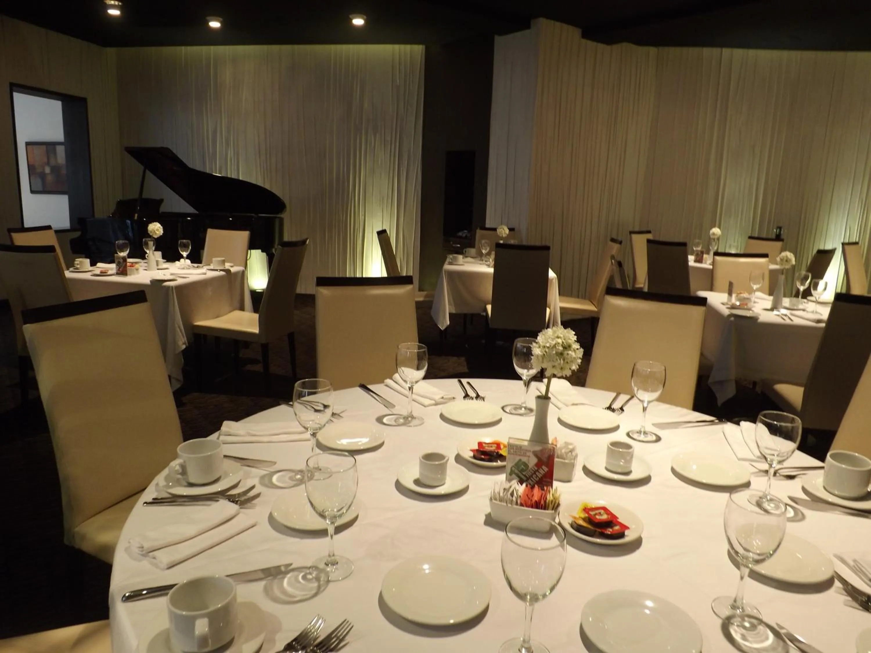 Restaurant/places to eat in Radisson Paraiso Hotel Mexico City