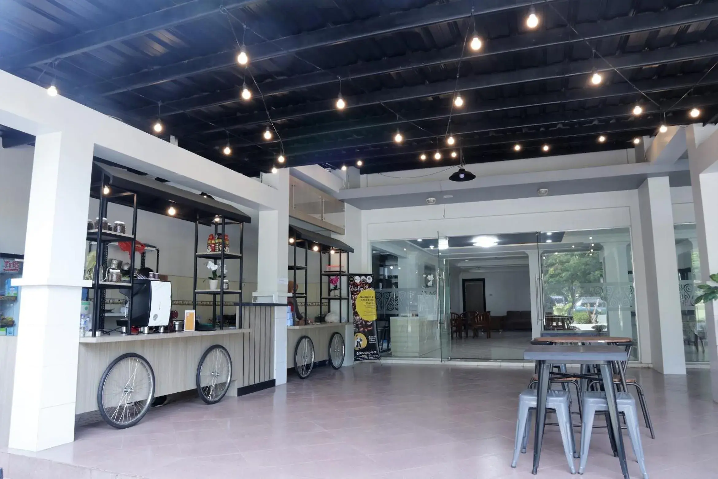 Restaurant/places to eat in Plum Hotel Lading Banda Aceh Restaurant/places to eat in Plum Hotel Lading Banda Aceh