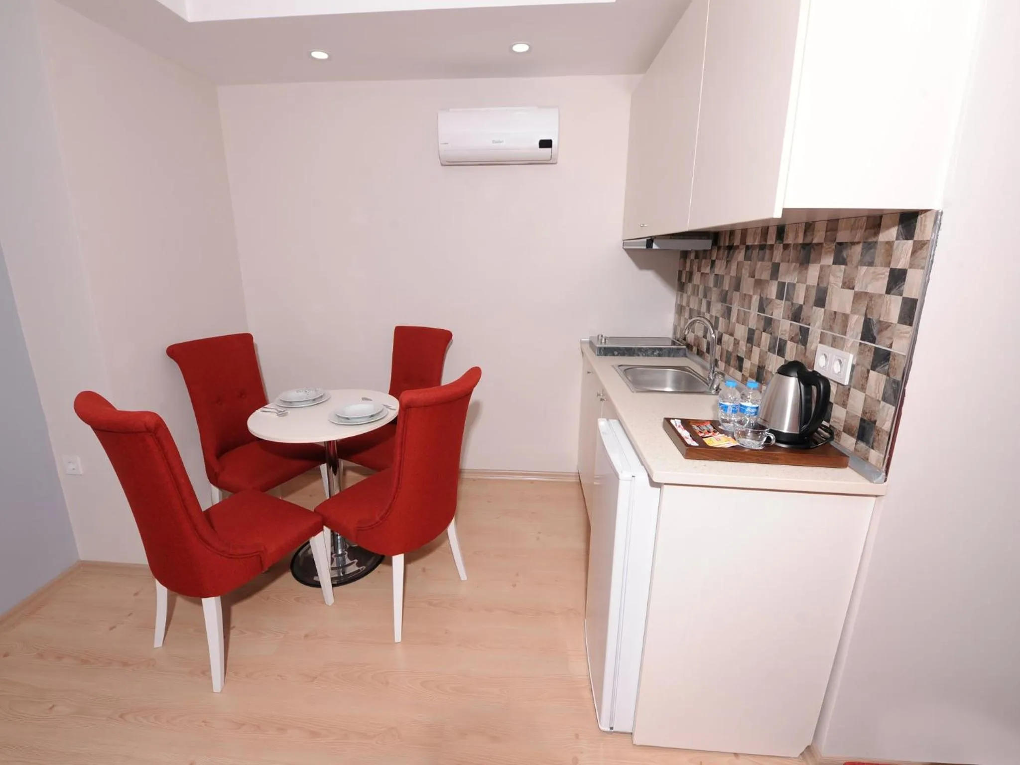 Family in Gazel Suites Downtown