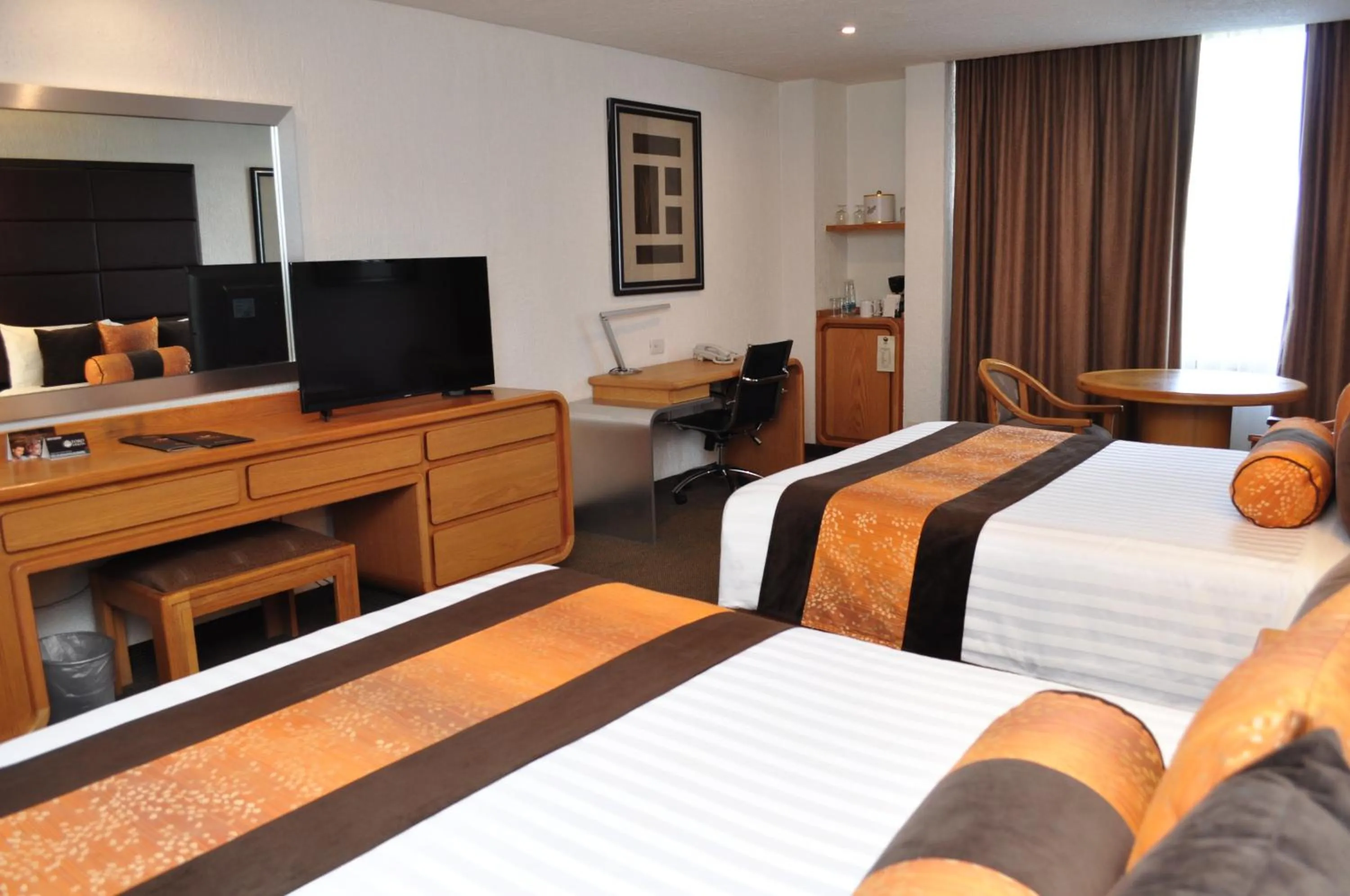 Photo of the whole room, Bed in Royal Pedregal