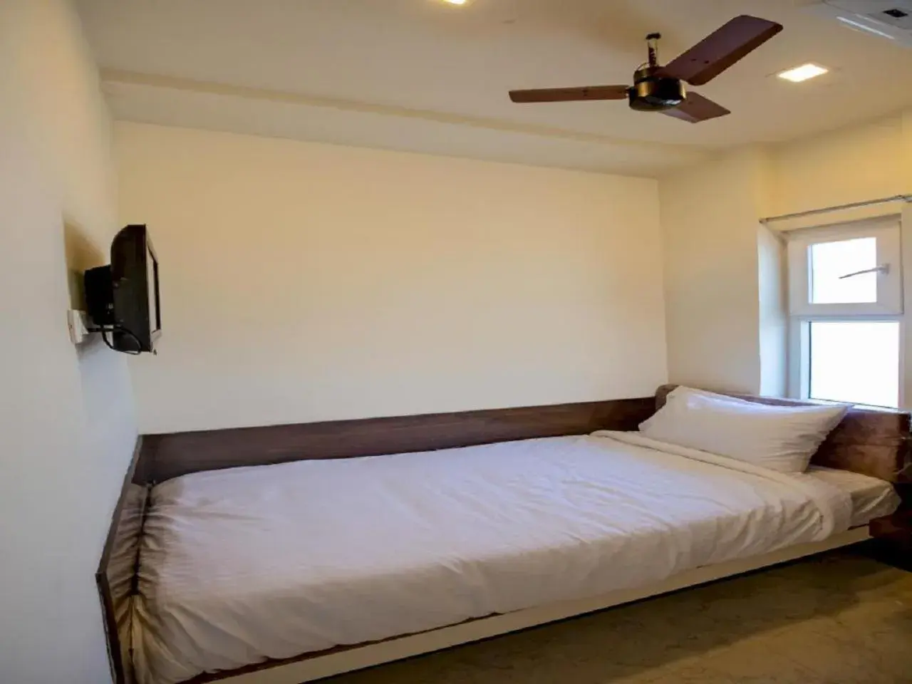 Bed in IVY RESIDENCY Bed in IVY RESIDENCY