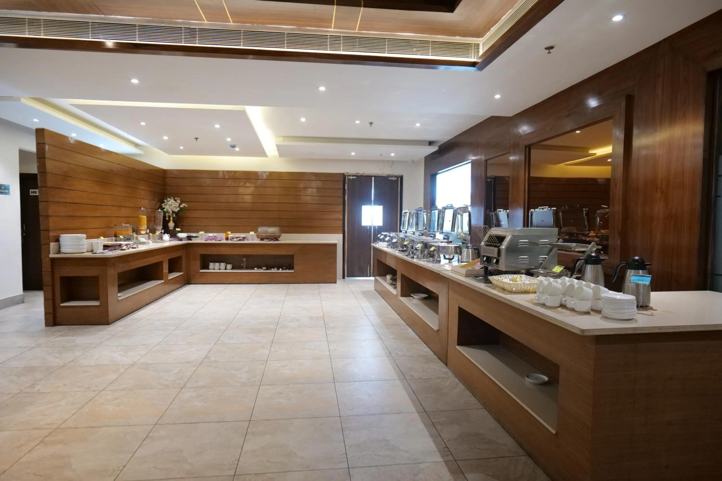 Restaurant/places to eat in The Emerald Grand