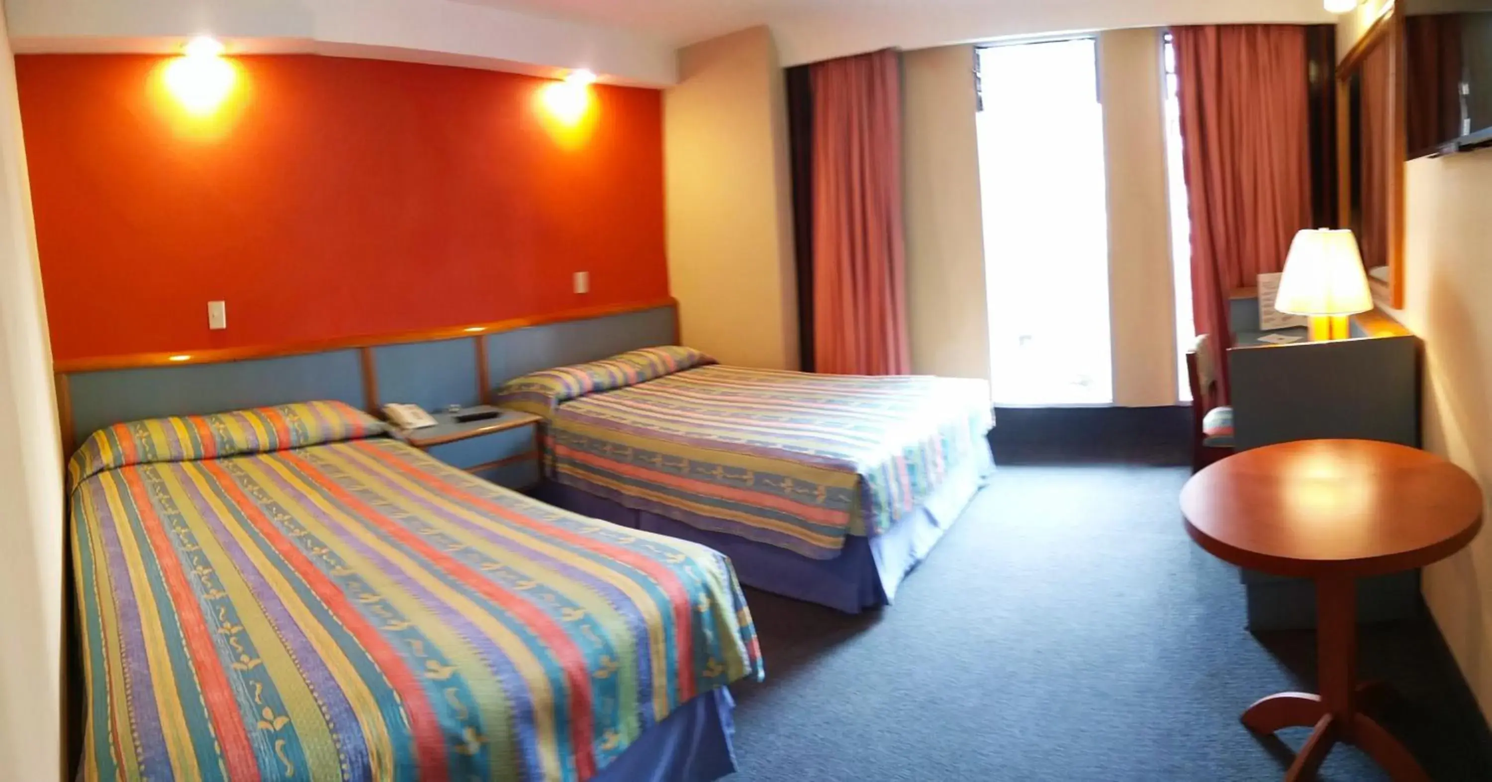 Photo of the whole room, Bed in Segovia Regency Photo of the whole room, Bed in Segovia Regency