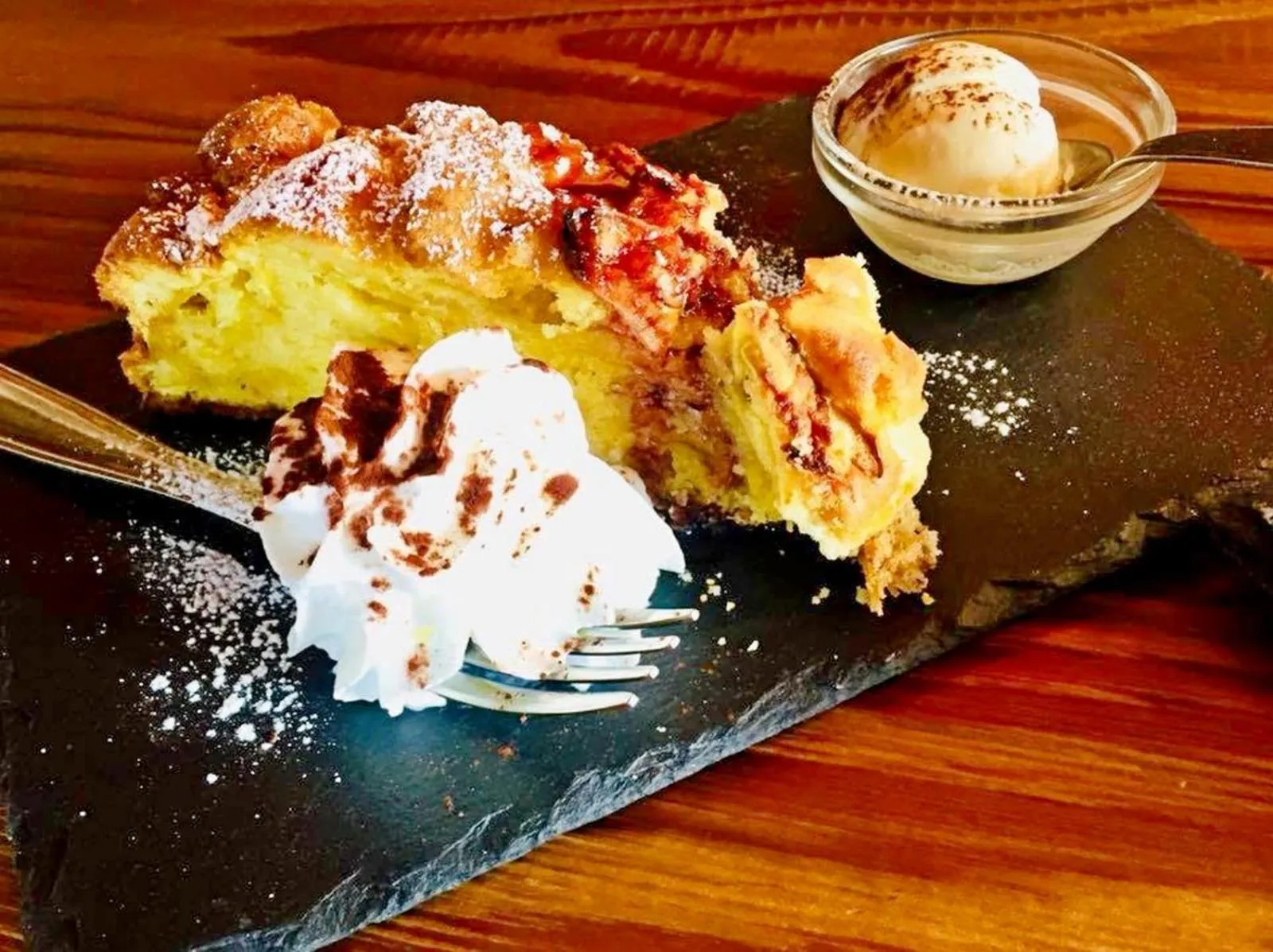 Restaurant/places to eat in Hotel Aquila