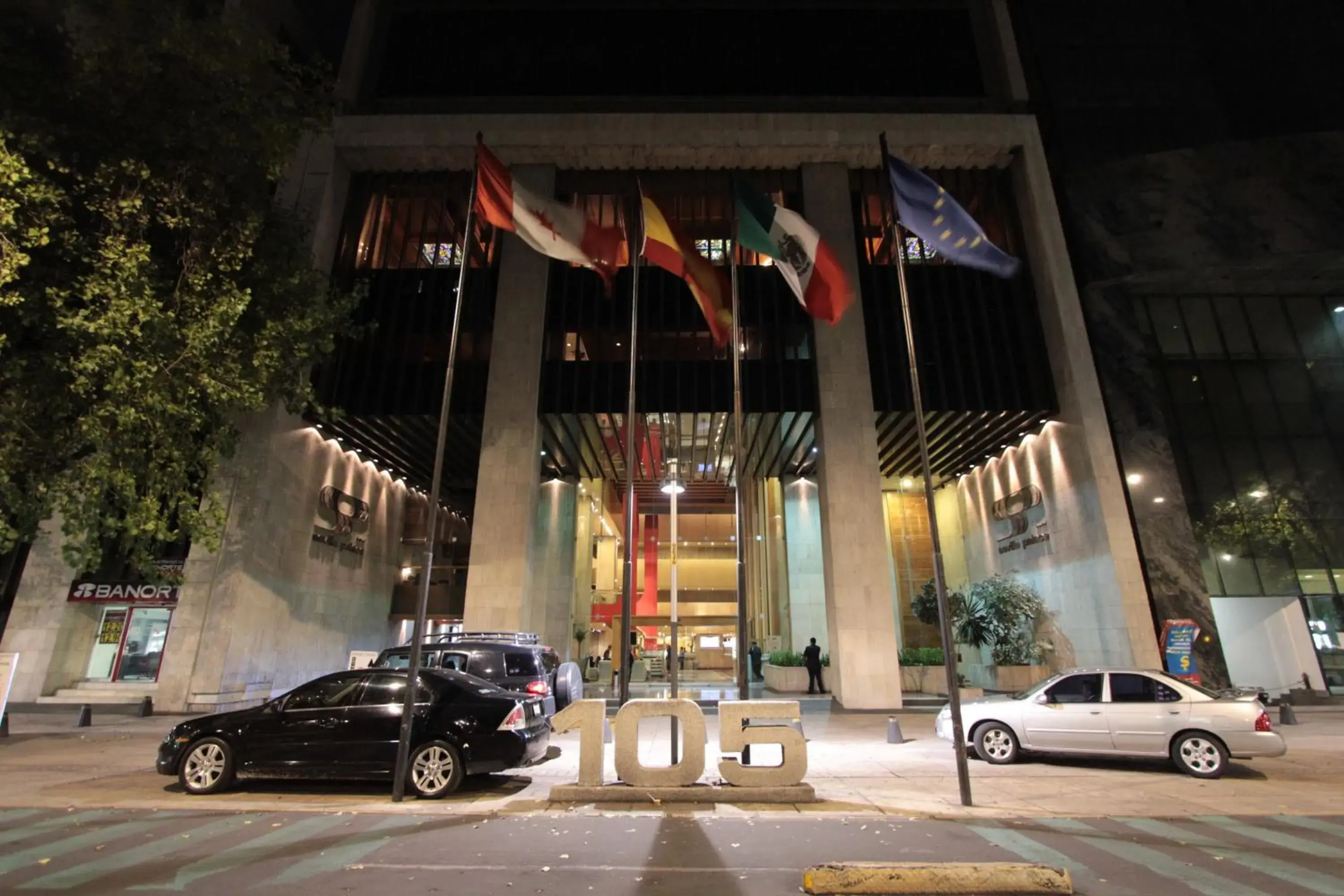 Property building in Sevilla Palace Property building in Sevilla Palace