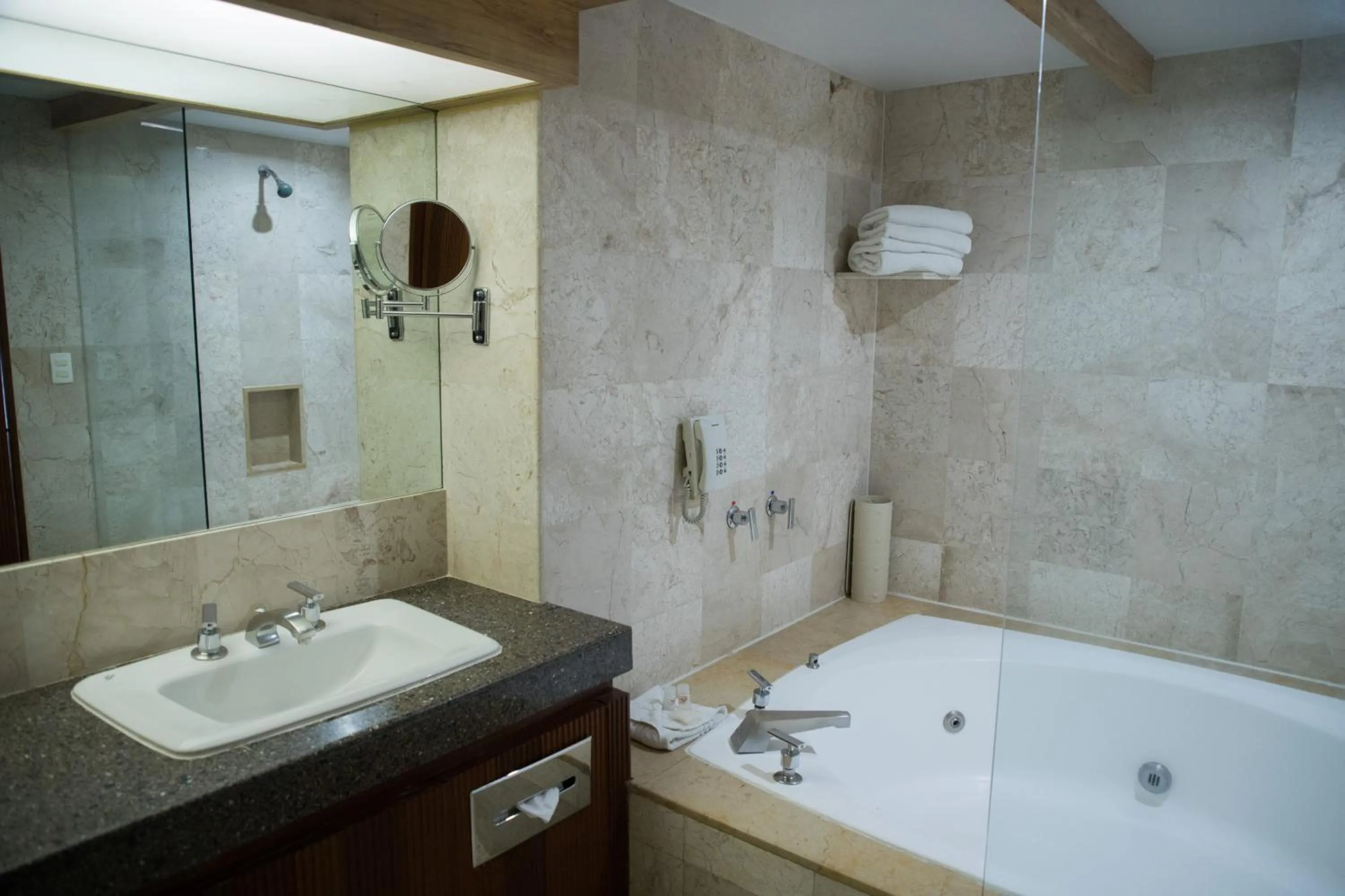 Shower in Sevilla Palace