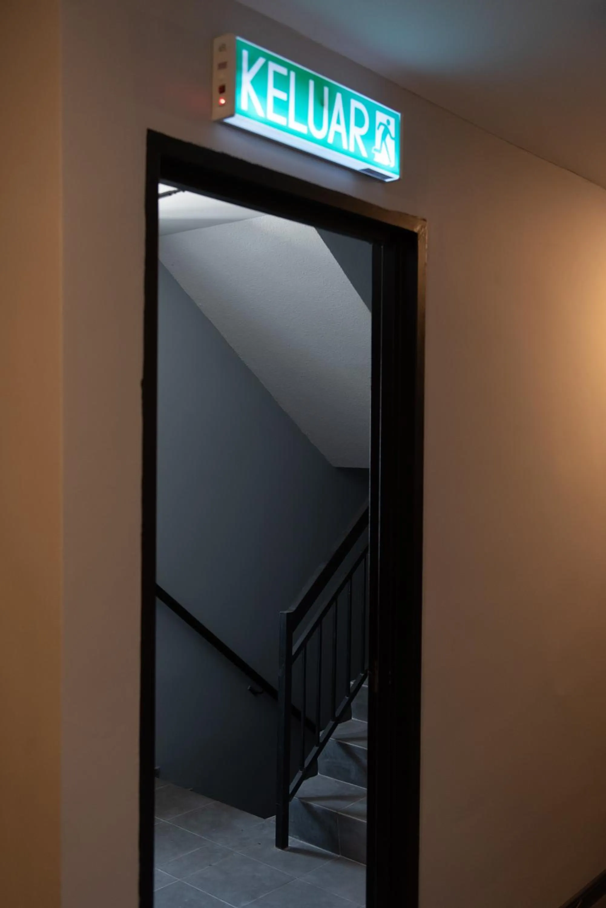 Text overlay in Chariton Hotel Bagan