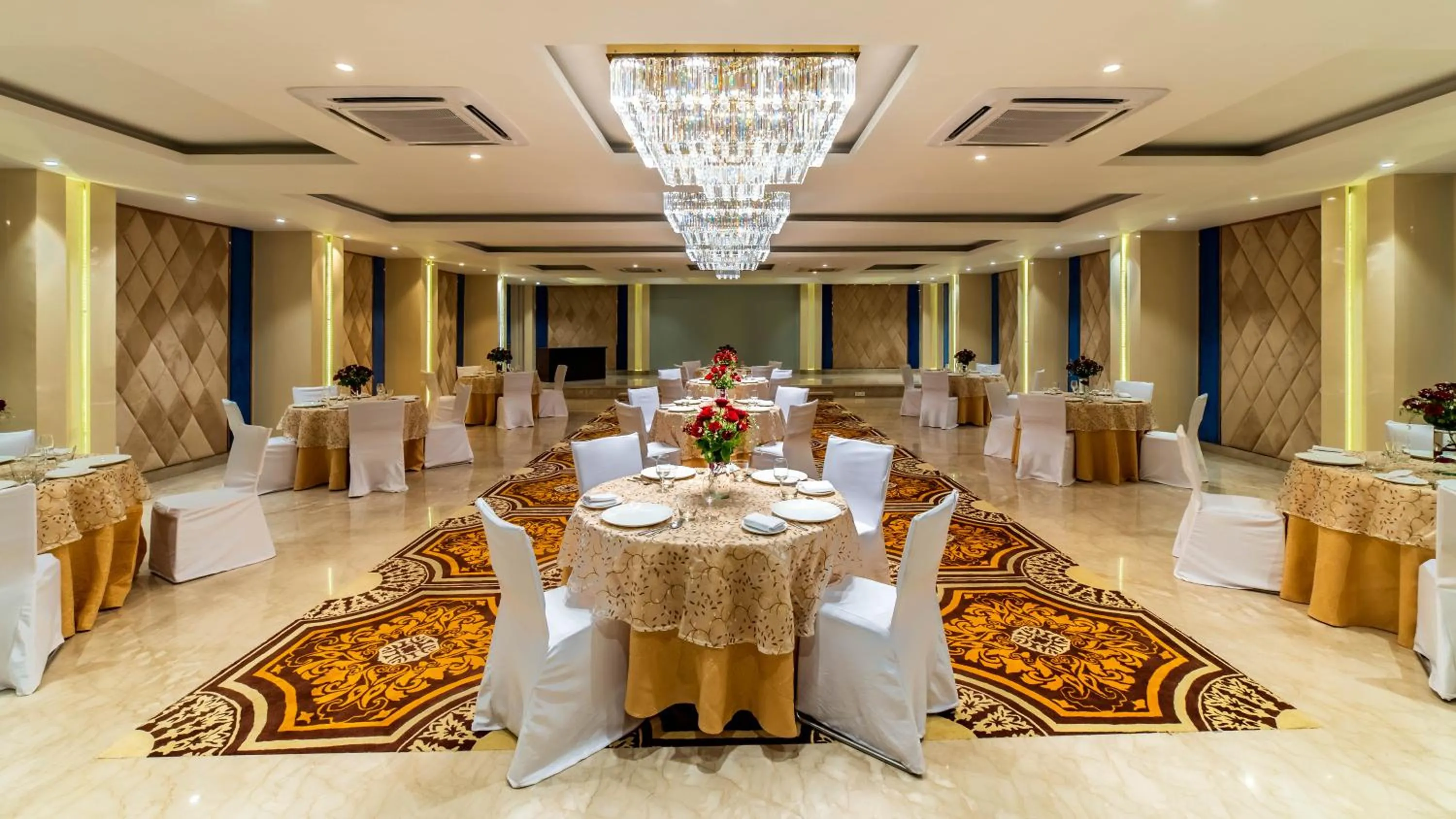 Banquet/Function facilities in Country Inn Tarika Riverside Resort Jim Corbett
